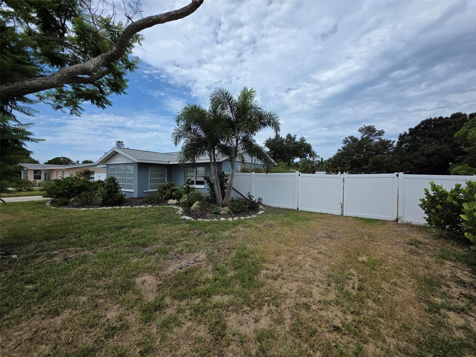 6344 Glencoe Ave Property Photo 4