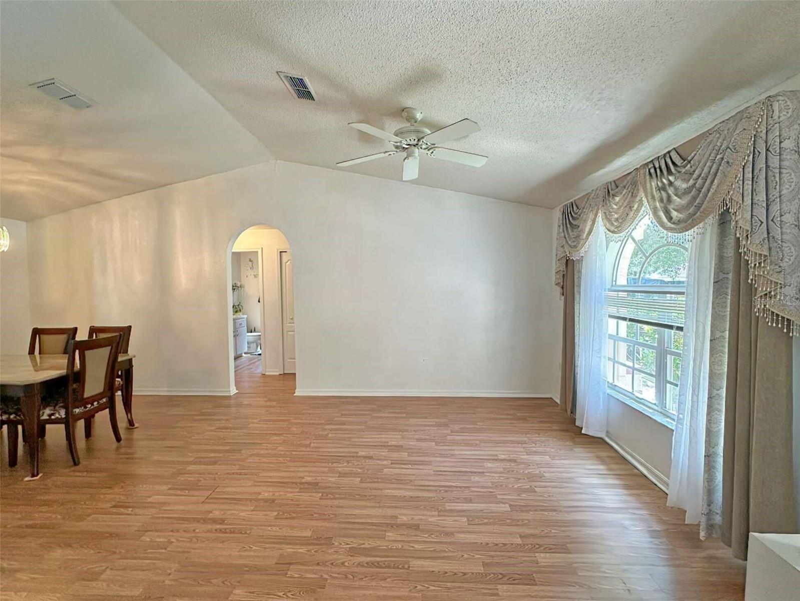 8421 Peoria St Property Photo 3