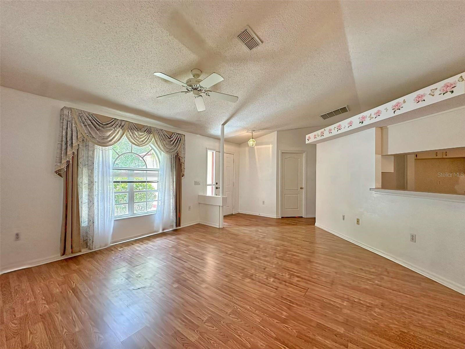8421 Peoria St Property Photo 5