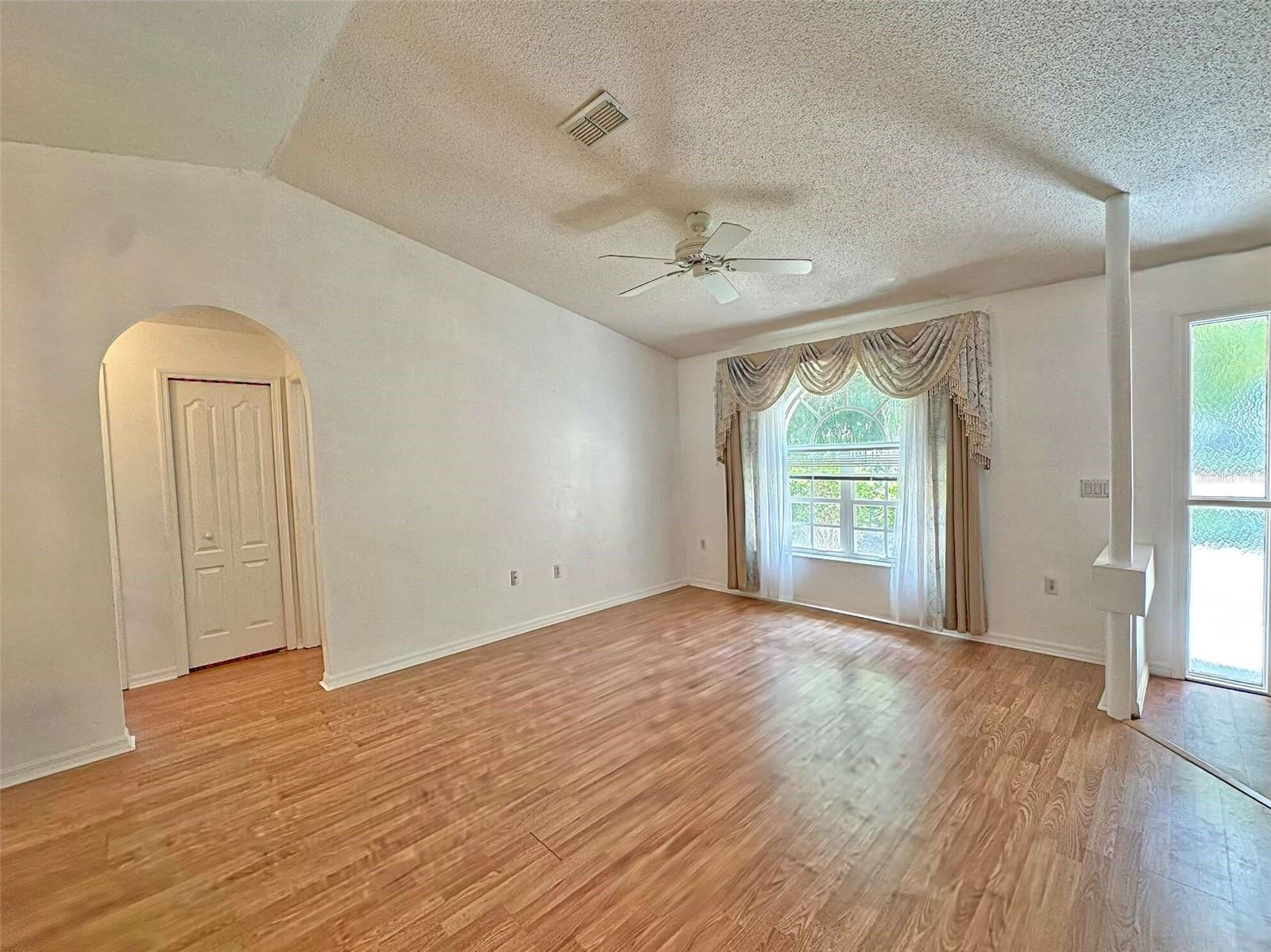 8421 Peoria St Property Photo 7
