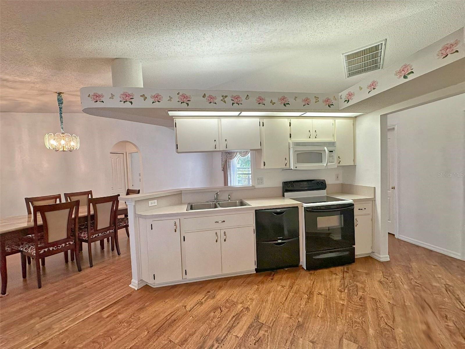 8421 Peoria St Property Photo 13