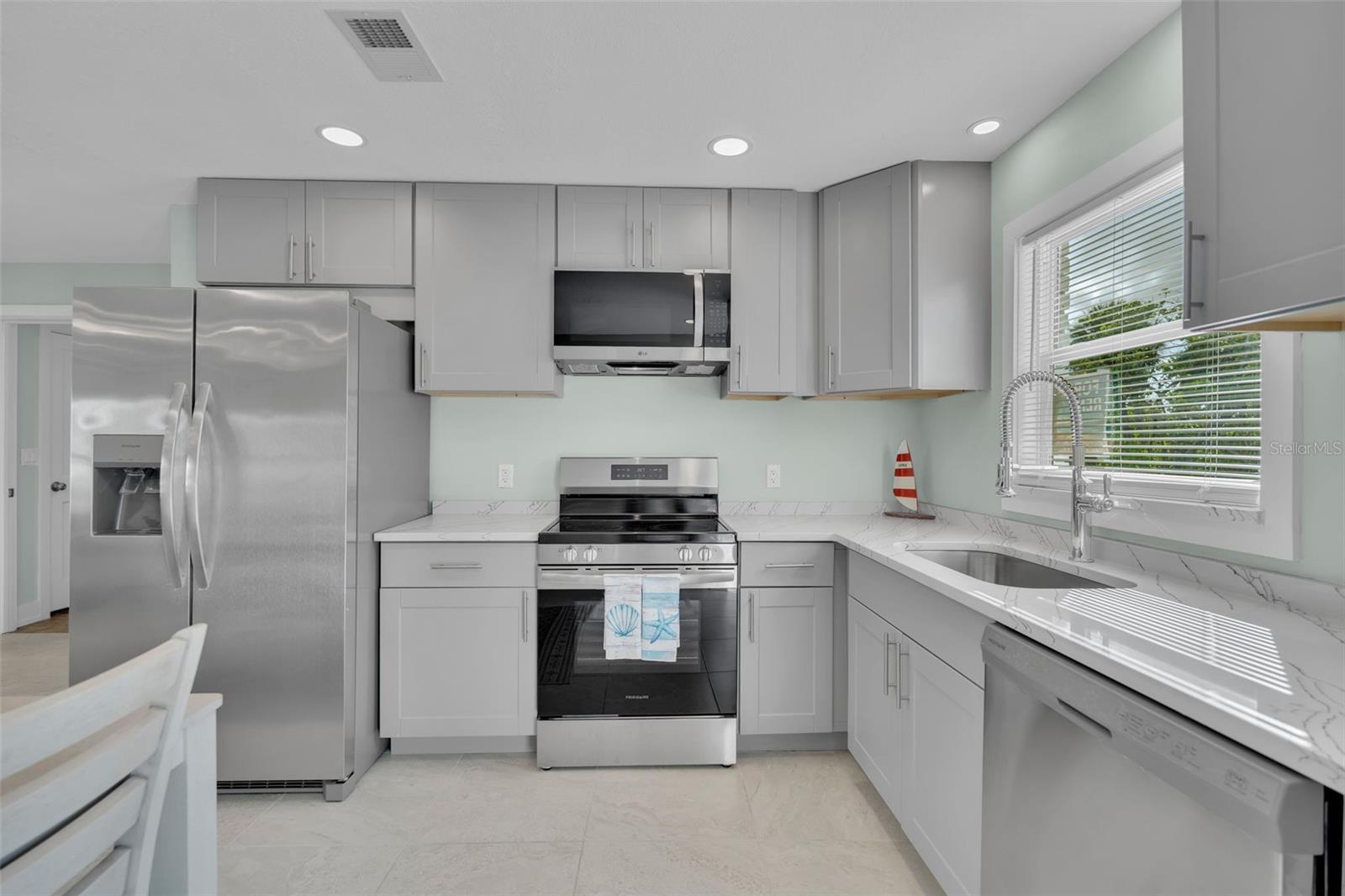 713 Saint Judes Dr S #2 Property Photo 12