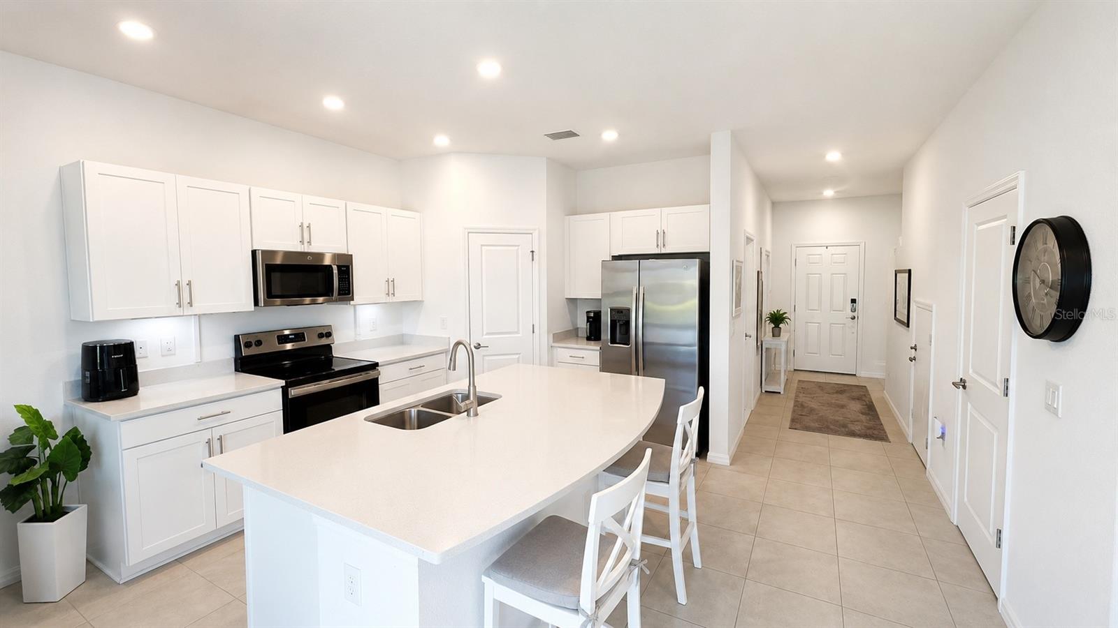 5698 Archipelago St Property Photo 8