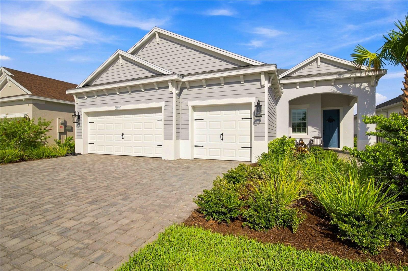 10037 Hammock Brook Dr Property Photo 1