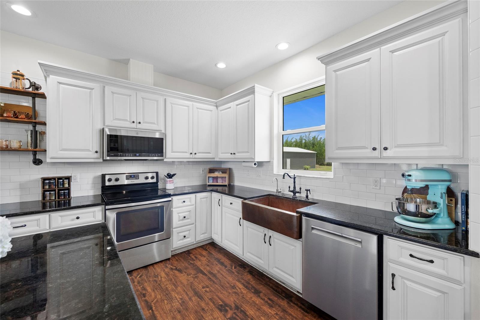30655 State Road 70 E Property Photo 14