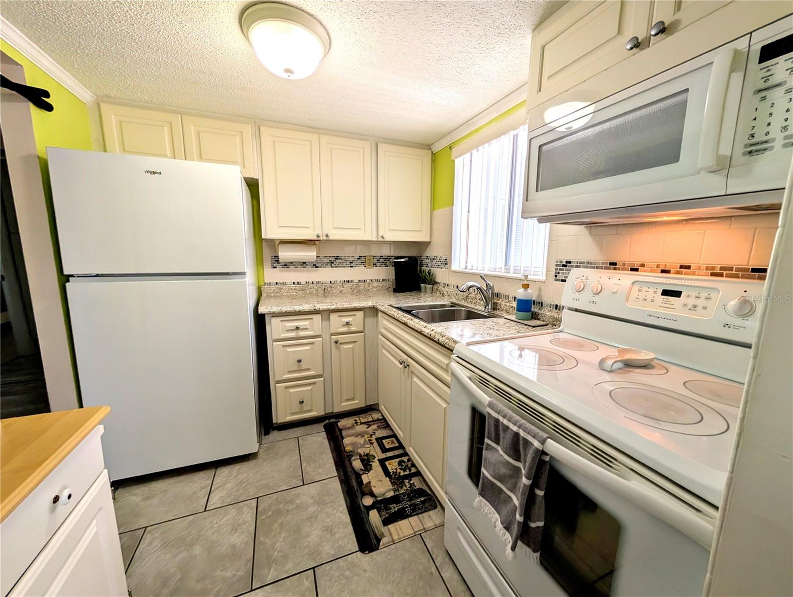 2321 Sunset Dr #h-25 Property Photo 7