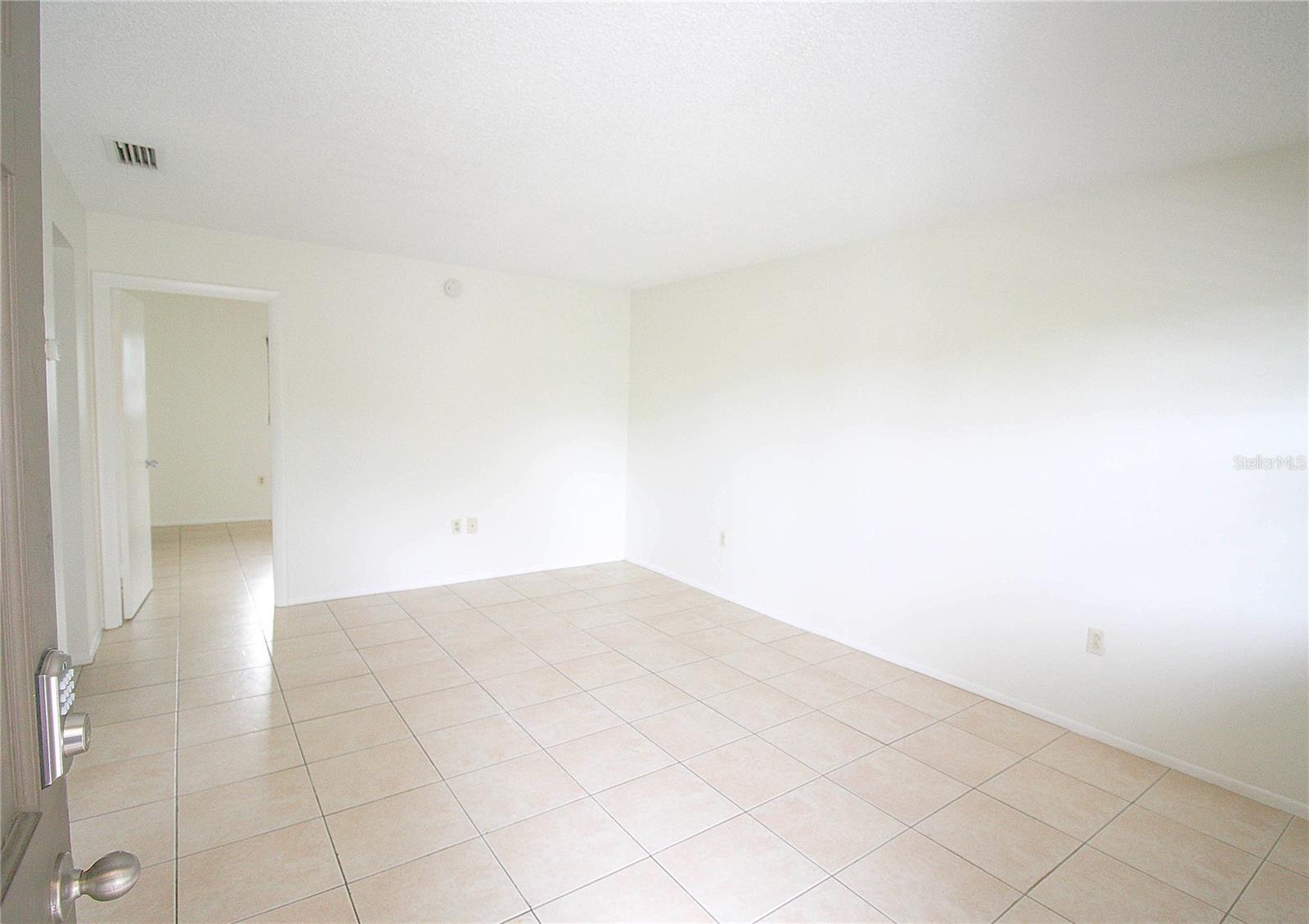 A4703706 Property Photo 3