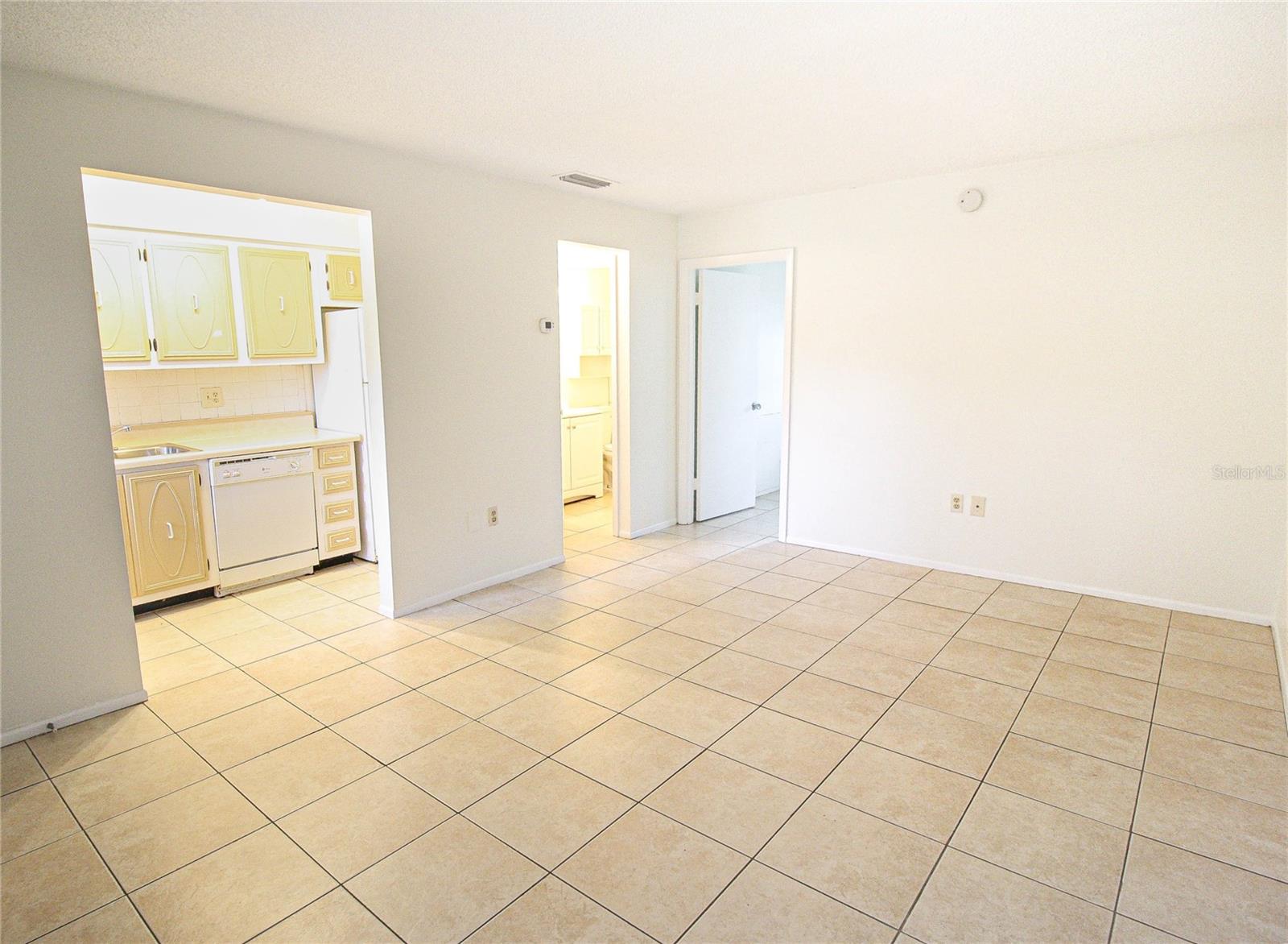 A4703706 Property Photo 4