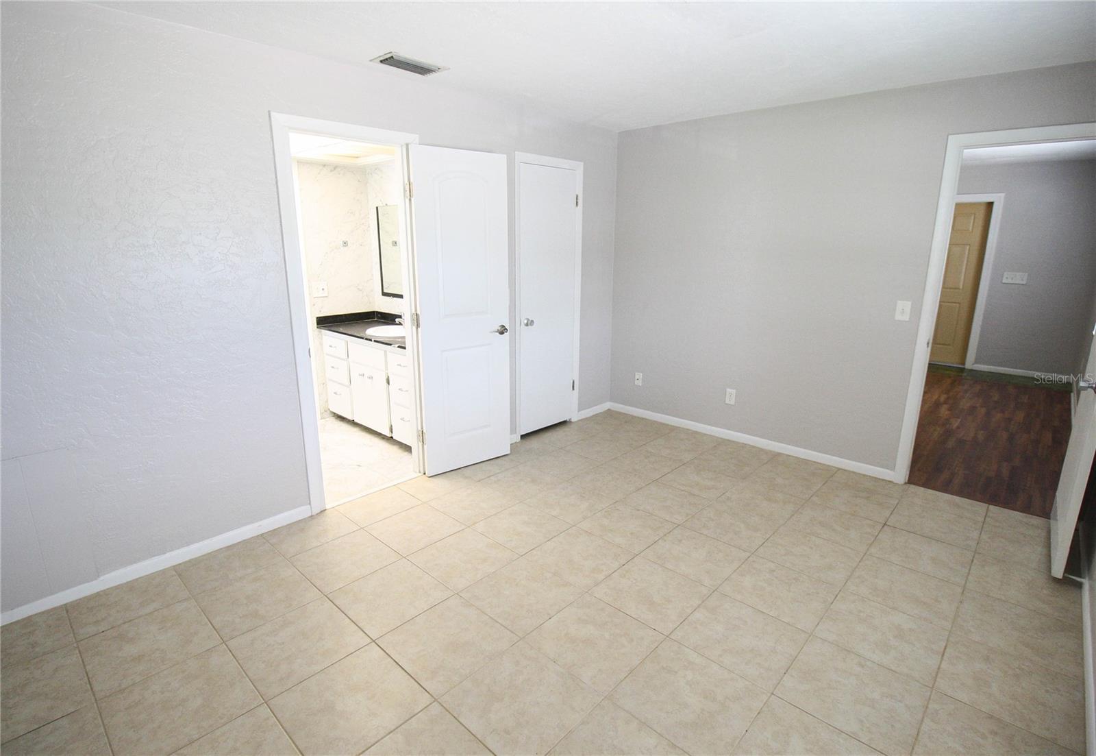 2530 Terry Lane Property Photo 7