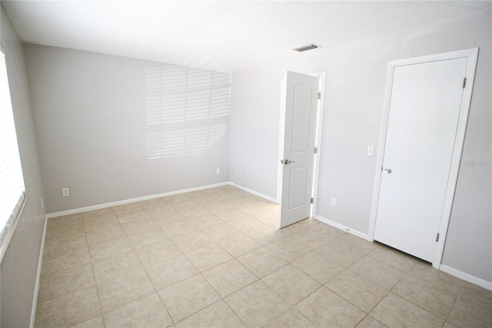 2530 Terry Lane Property Photo 8
