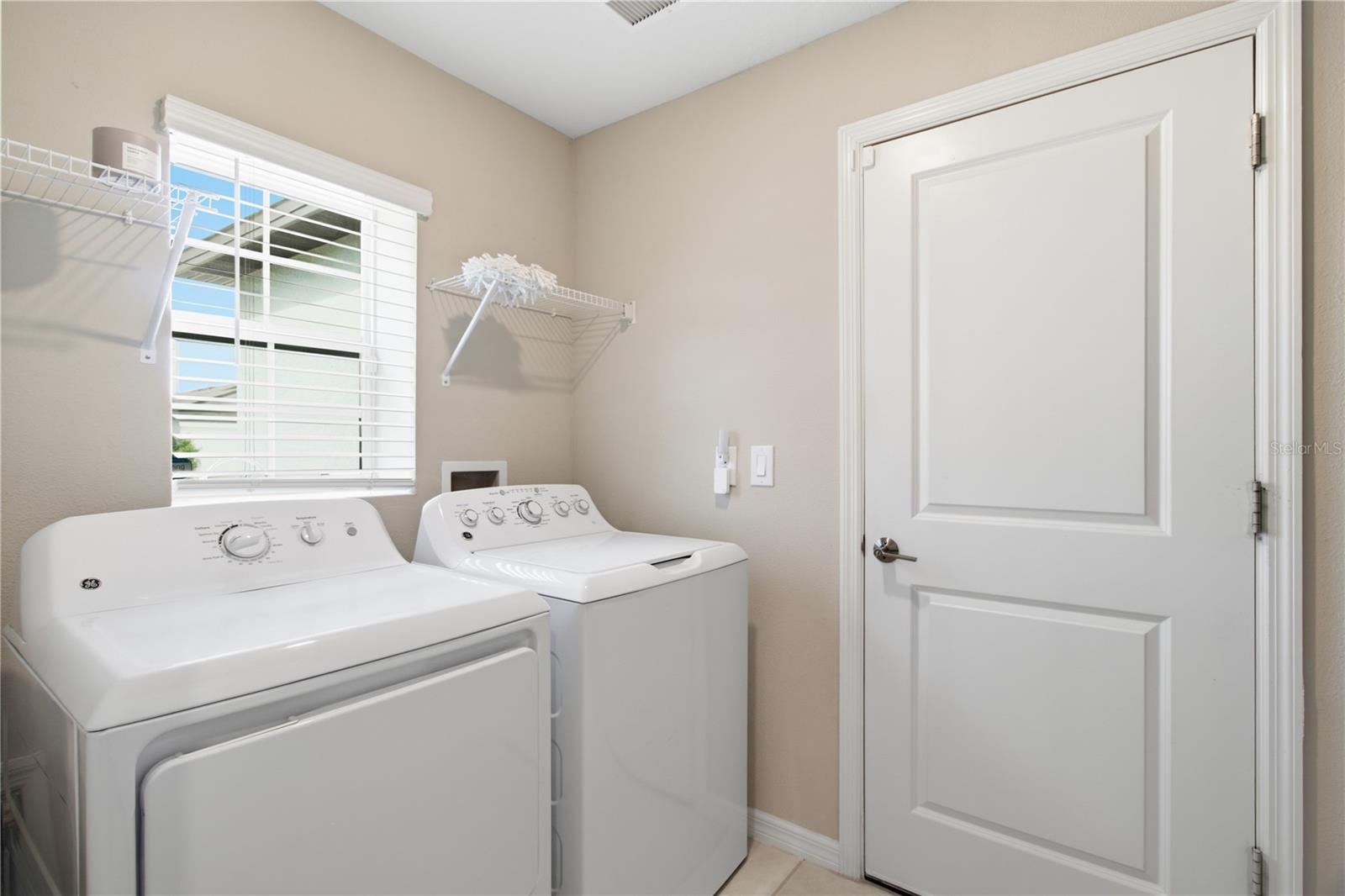 10331 Blue Plume Ct Property Photo 12