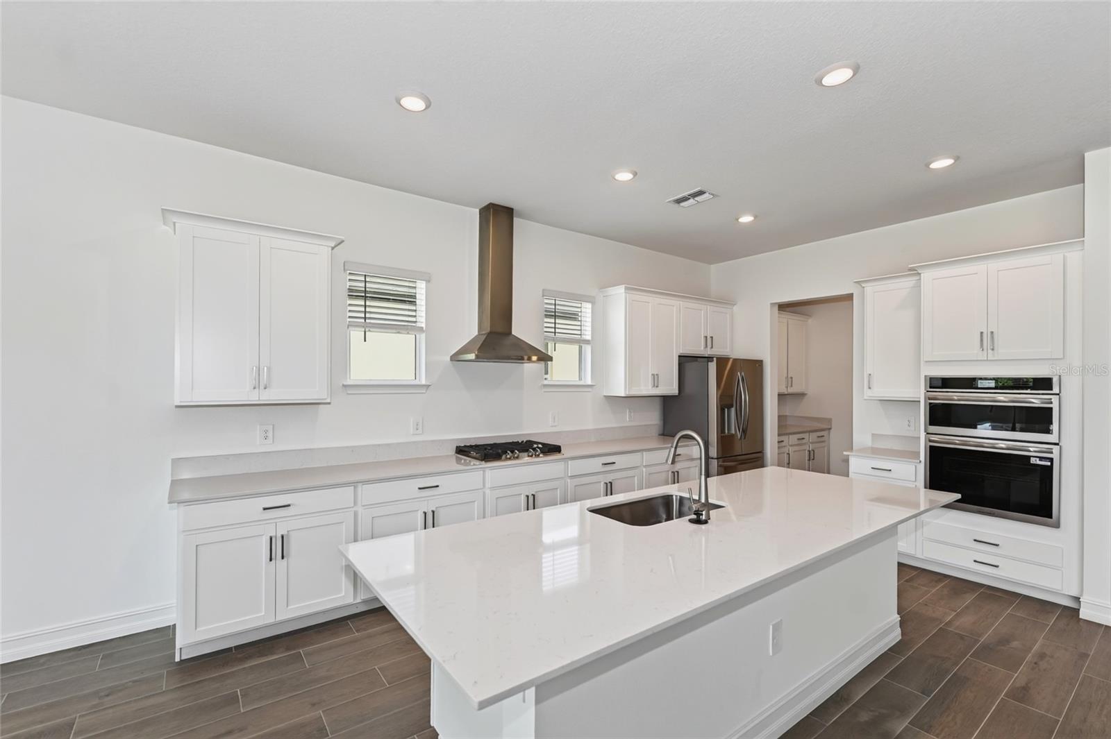 11580 69th Pl E Property Photo 9