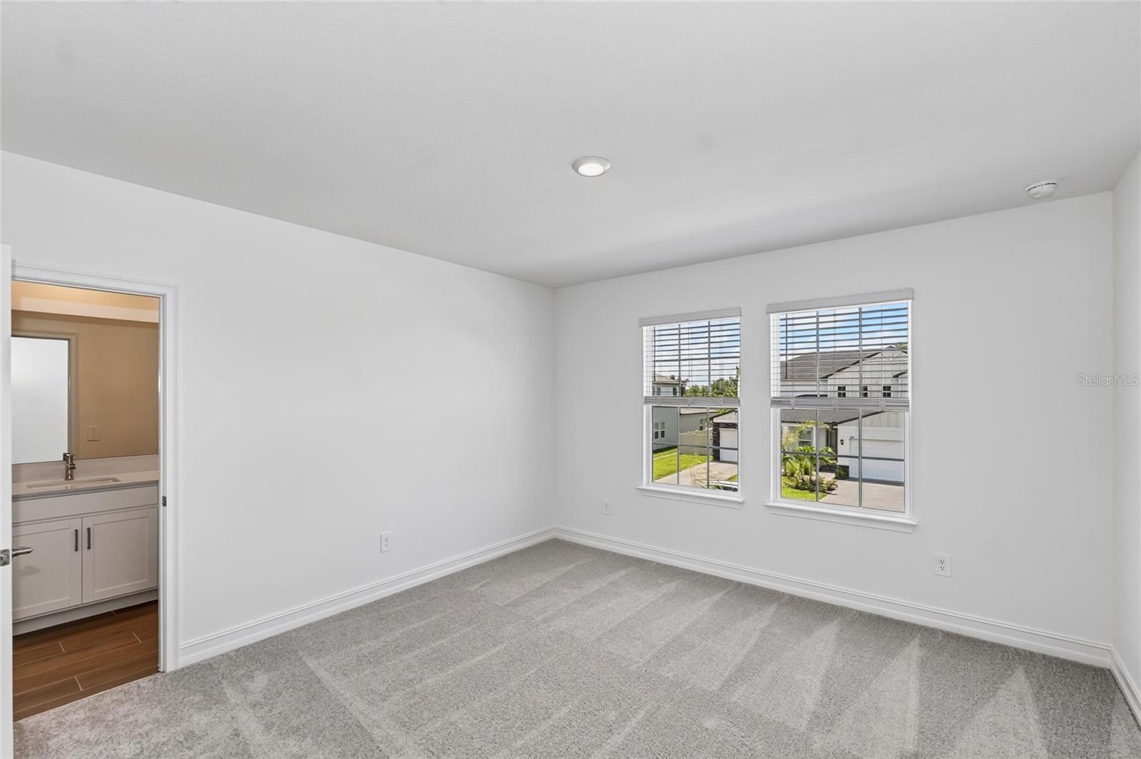11580 69th Pl E Property Photo 33