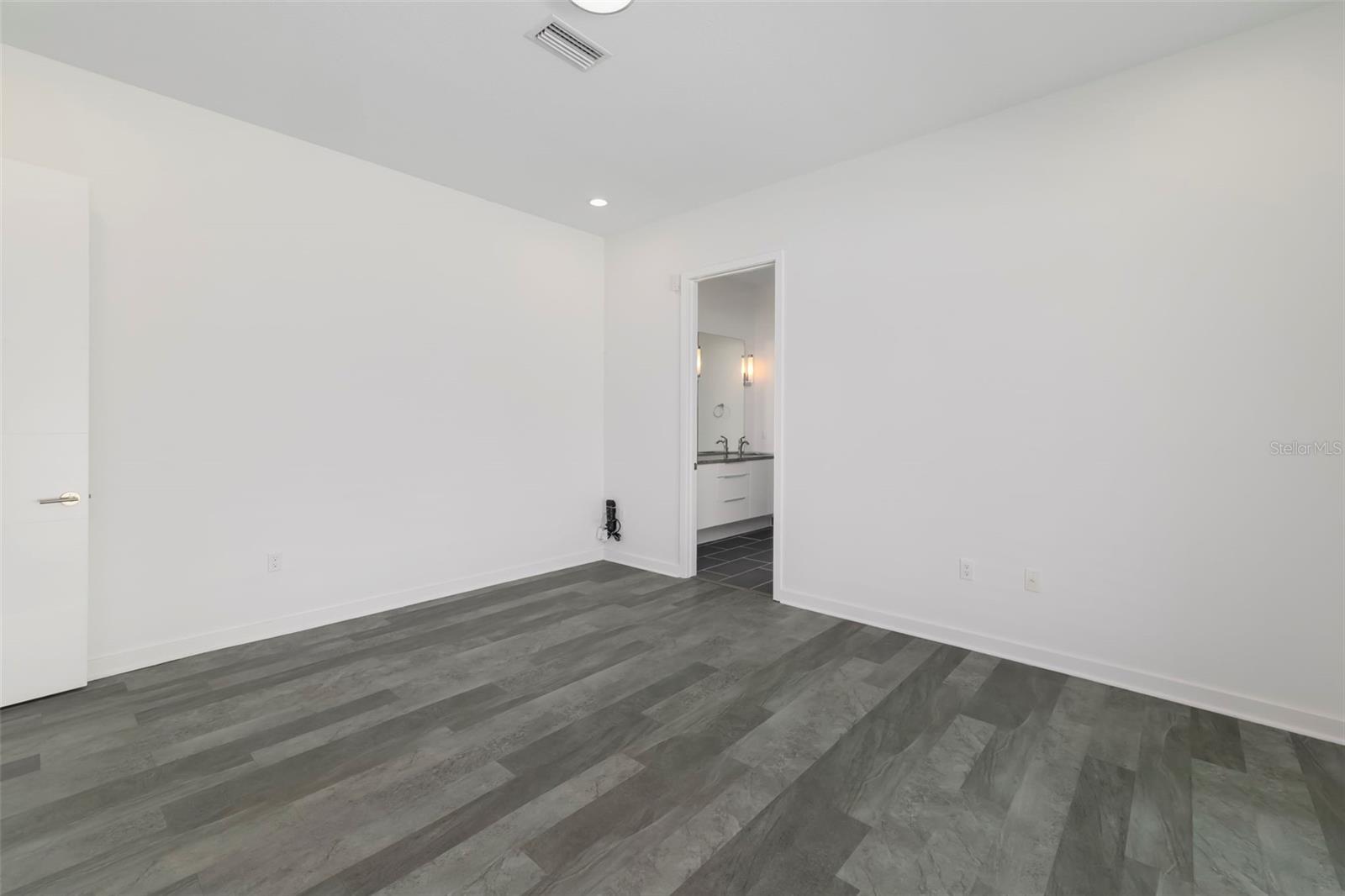 4524 Riverwood Ave Property Photo 30