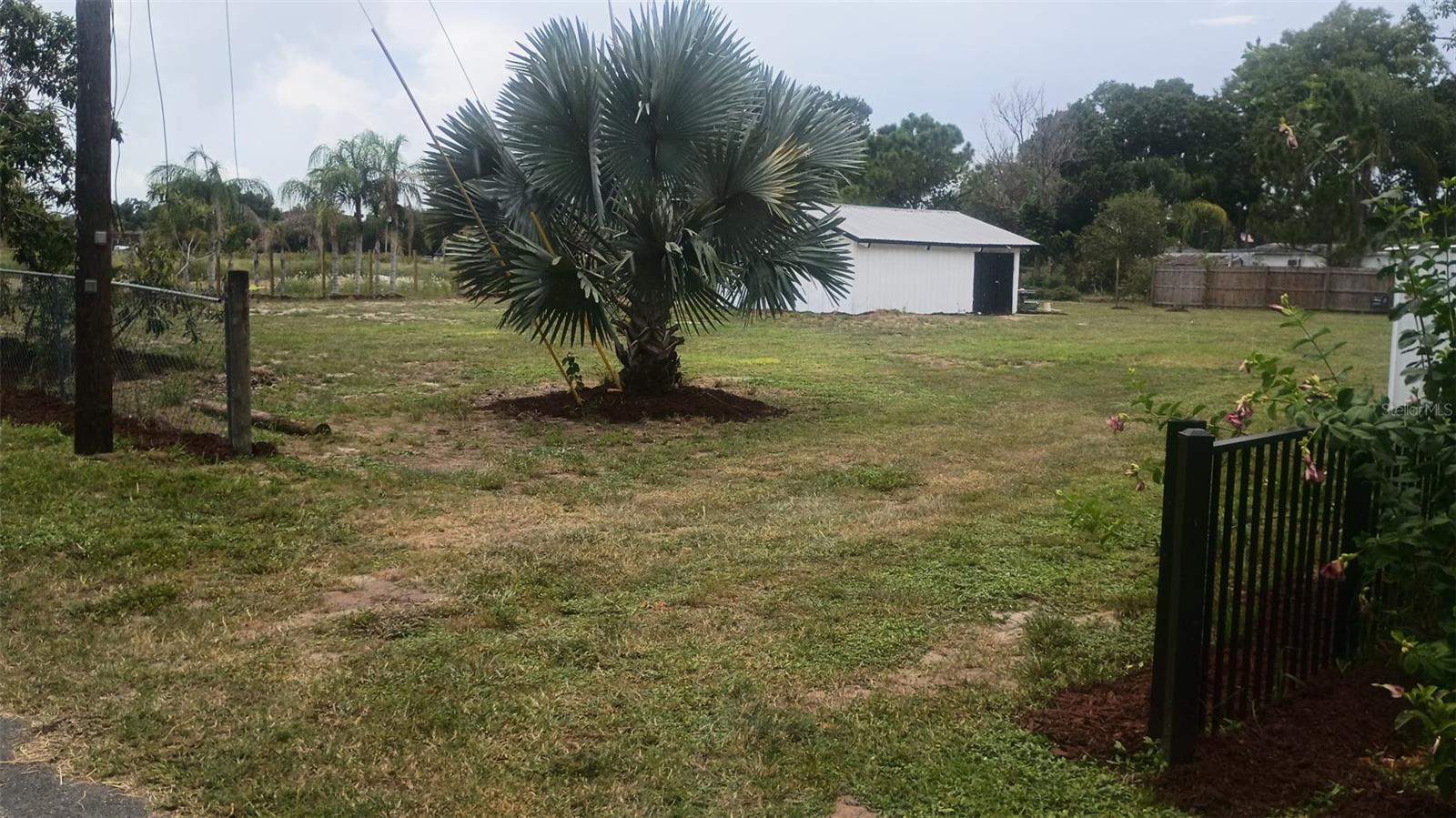 207 Brooks Rd Property Photo 1