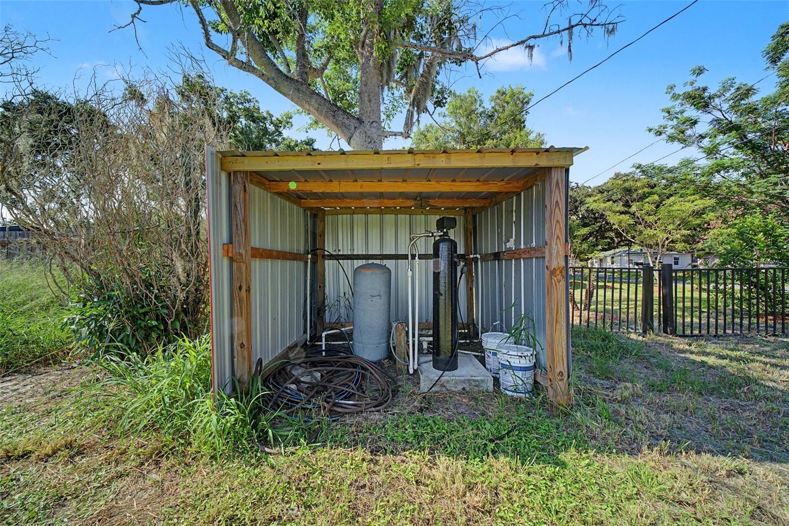 207 Brooks Rd Property Photo 2