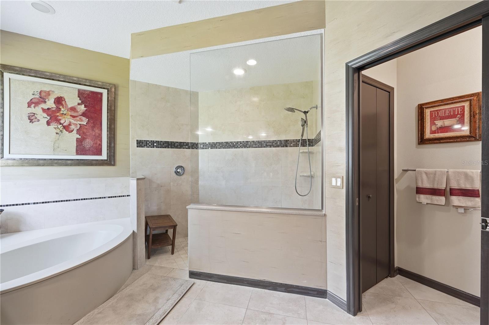 1568 Hickory View Cir Property Photo 16