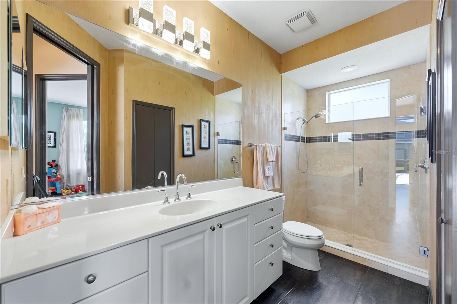 1568 Hickory View Cir Property Photo 45