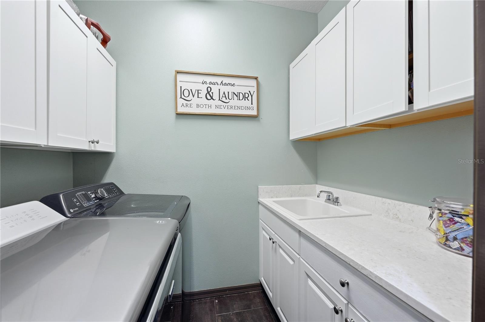 1568 Hickory View Cir Property Photo 49