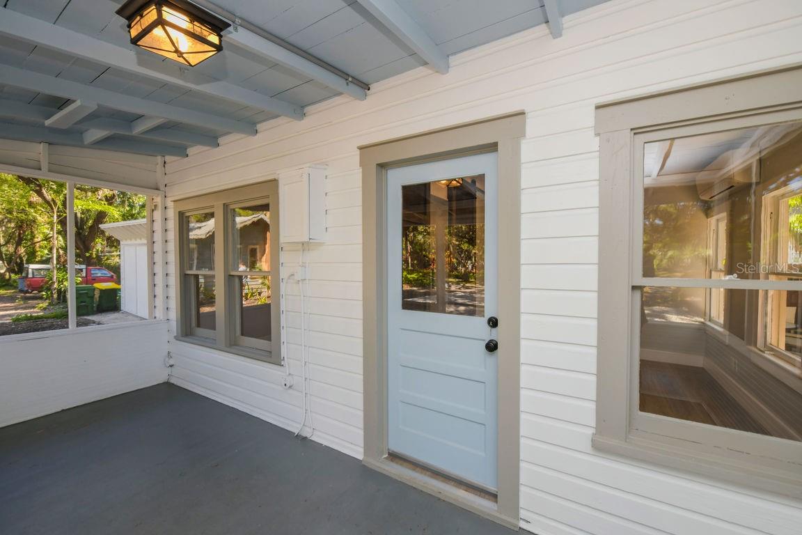 1230 35th St Property Photo 6