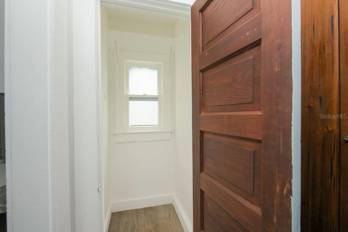 1230 35th St Property Photo 26