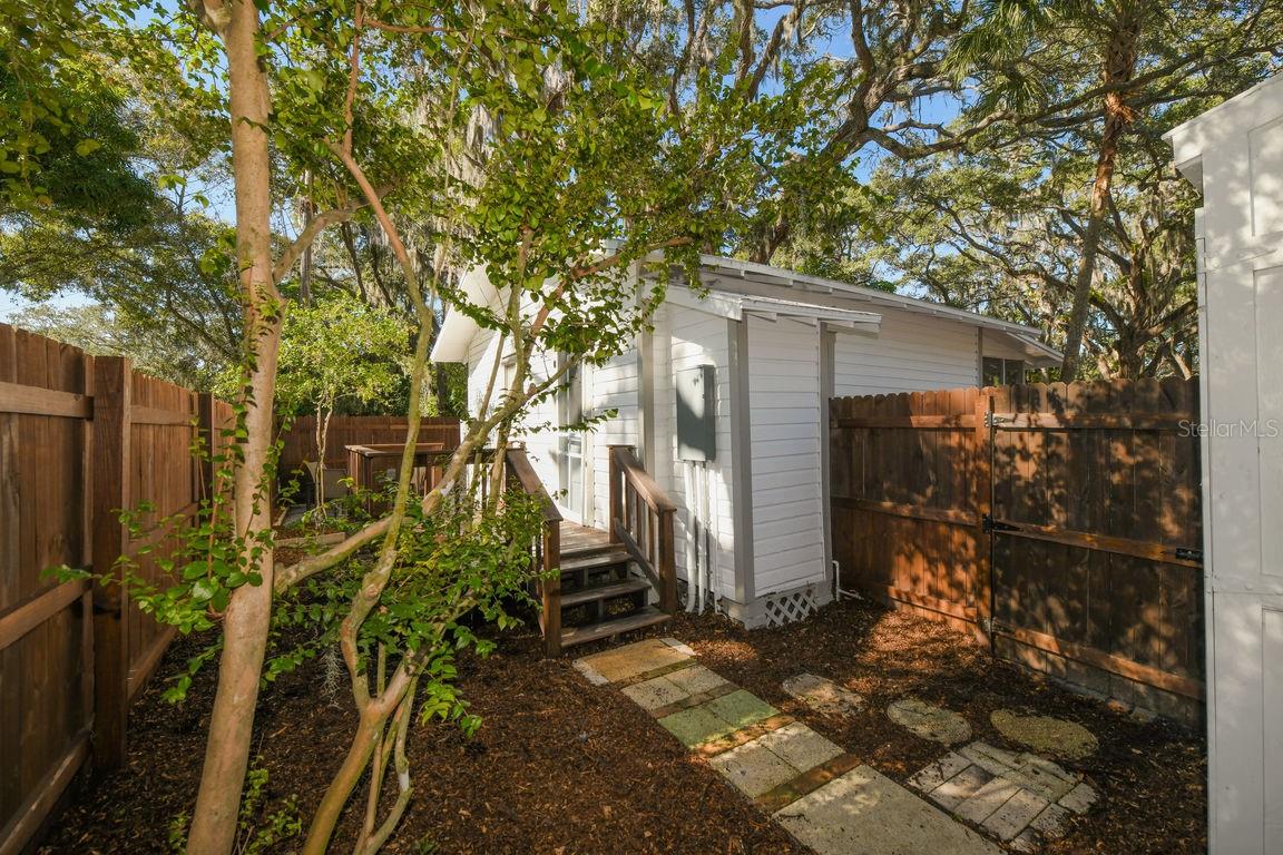 1230 35th St Property Photo 36