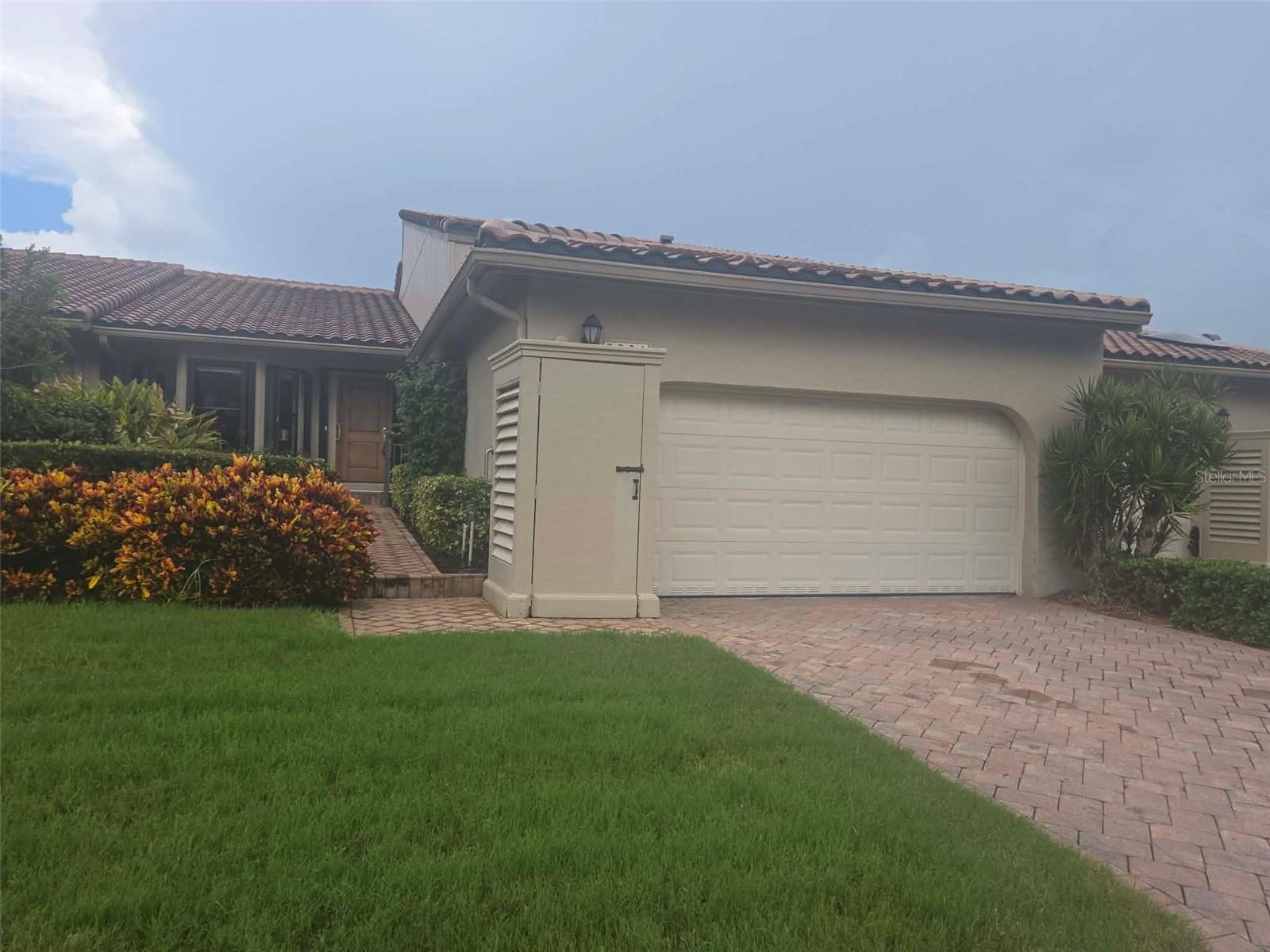 2321 Harbour Oaks Dr Property Photo 1