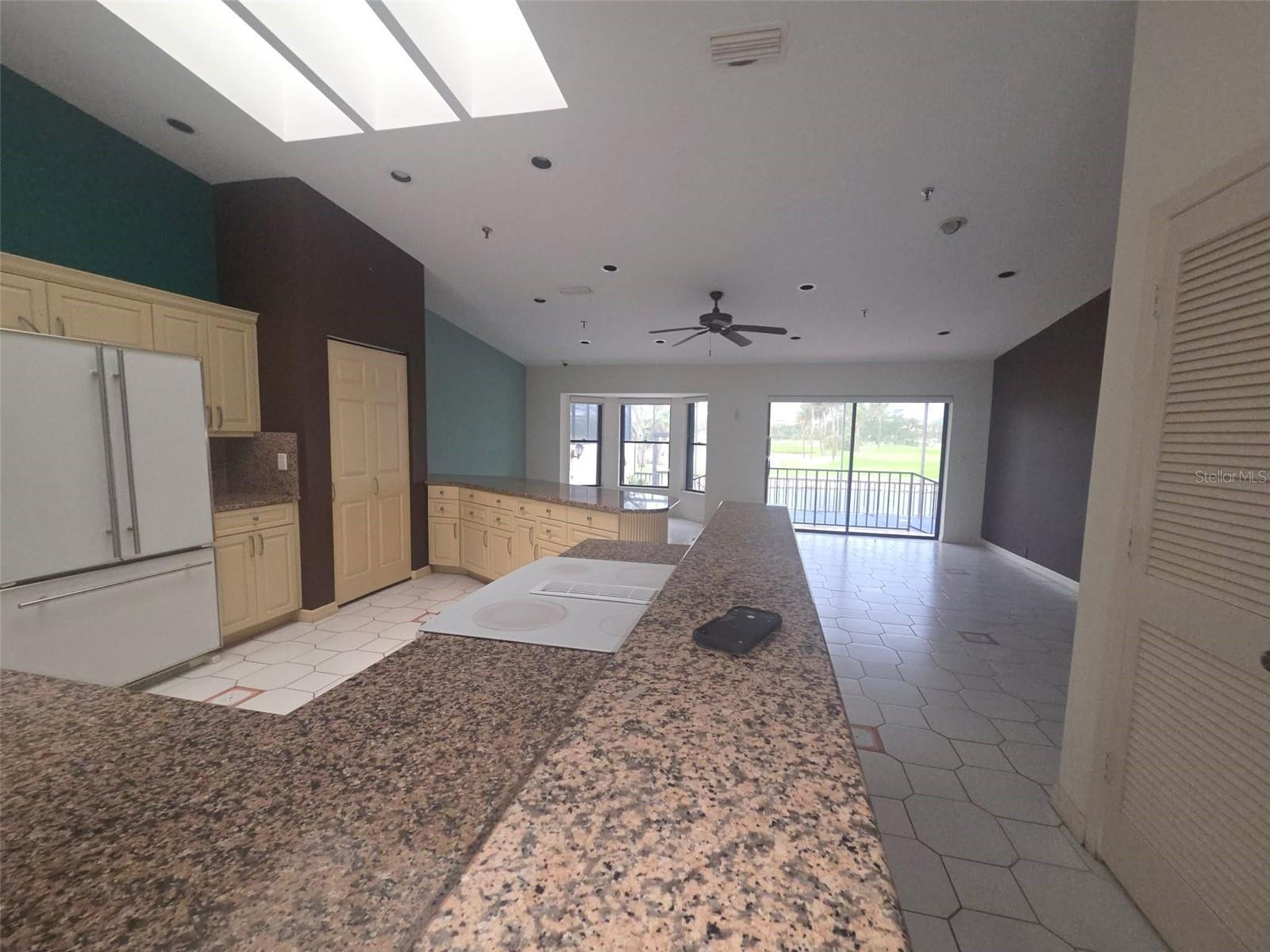 2321 Harbour Oaks Dr Property Photo 5