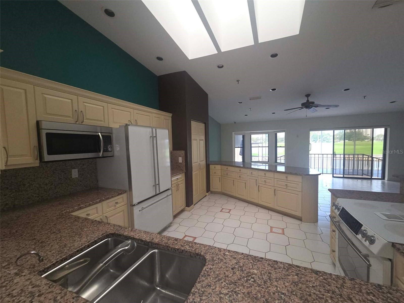 2321 Harbour Oaks Dr Property Photo 7