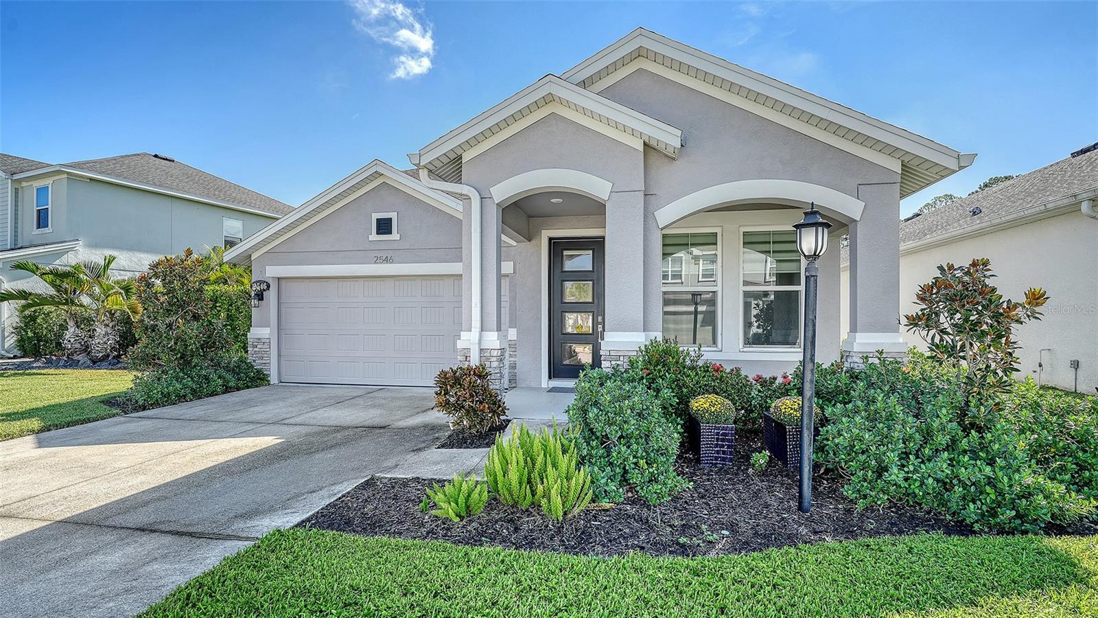 2546 Fireflag Ln Property Photo 2