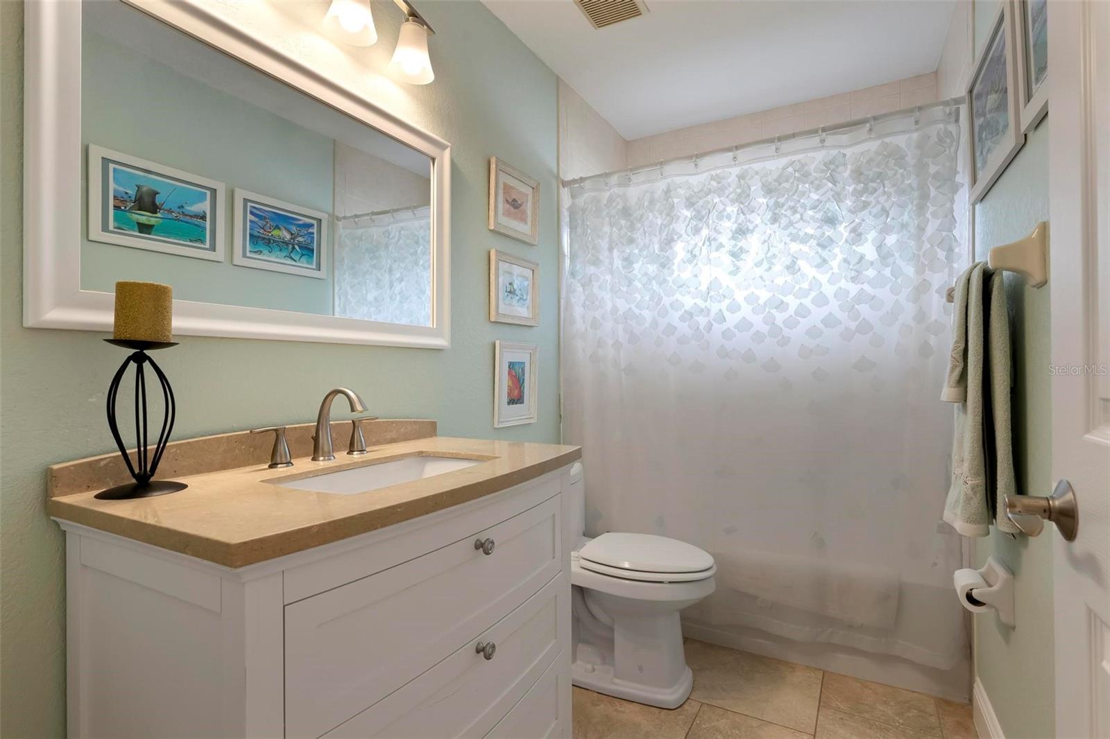 586 Oak Bay Dr Property Photo 23