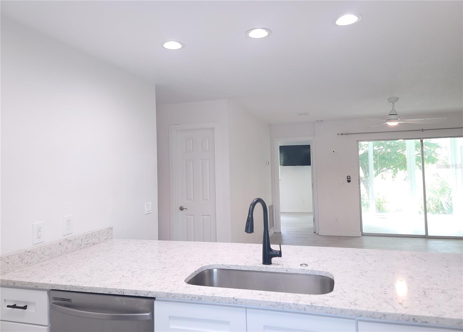 2801 Magdalina Dr #1a Property Photo 18