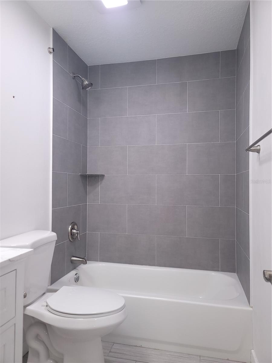 2801 Magdalina Dr #1a Property Photo 32