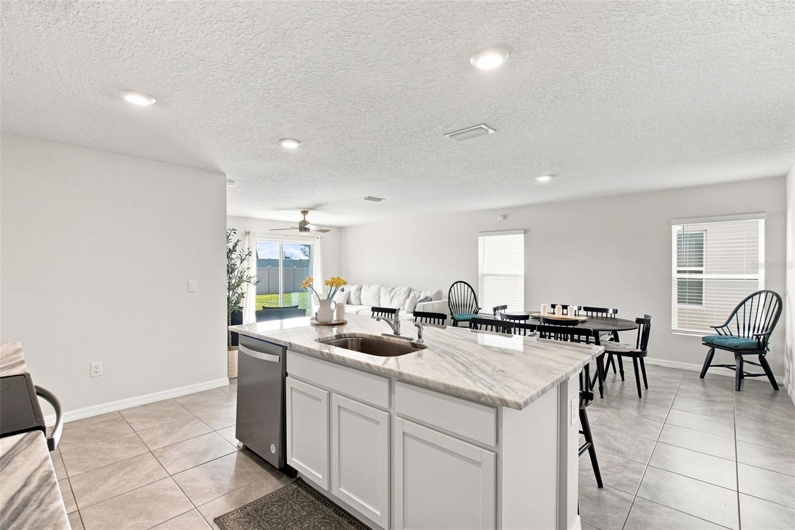 6118 Distant Haze Pl Property Photo 9
