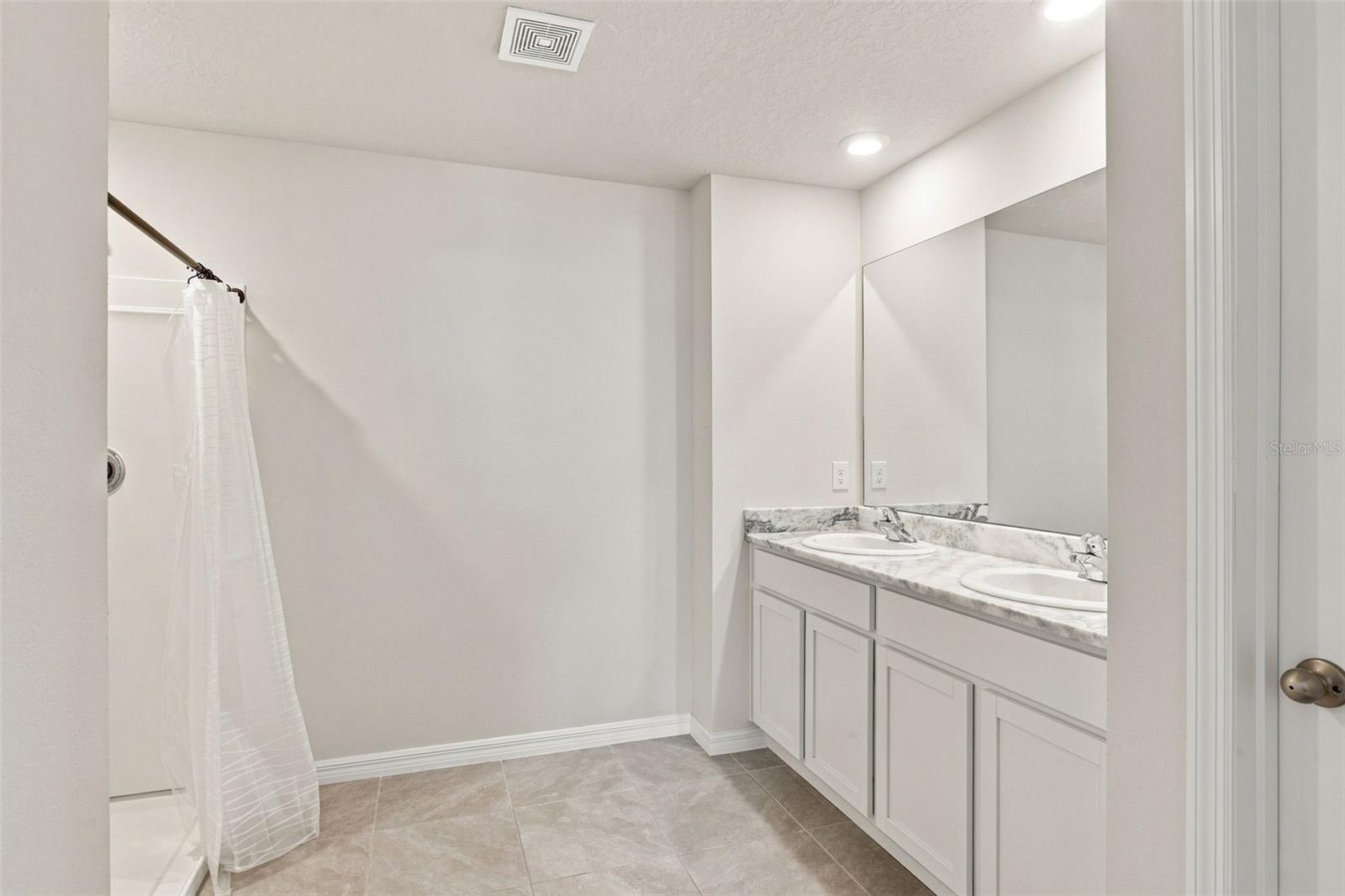 6118 Distant Haze Pl Property Photo 18
