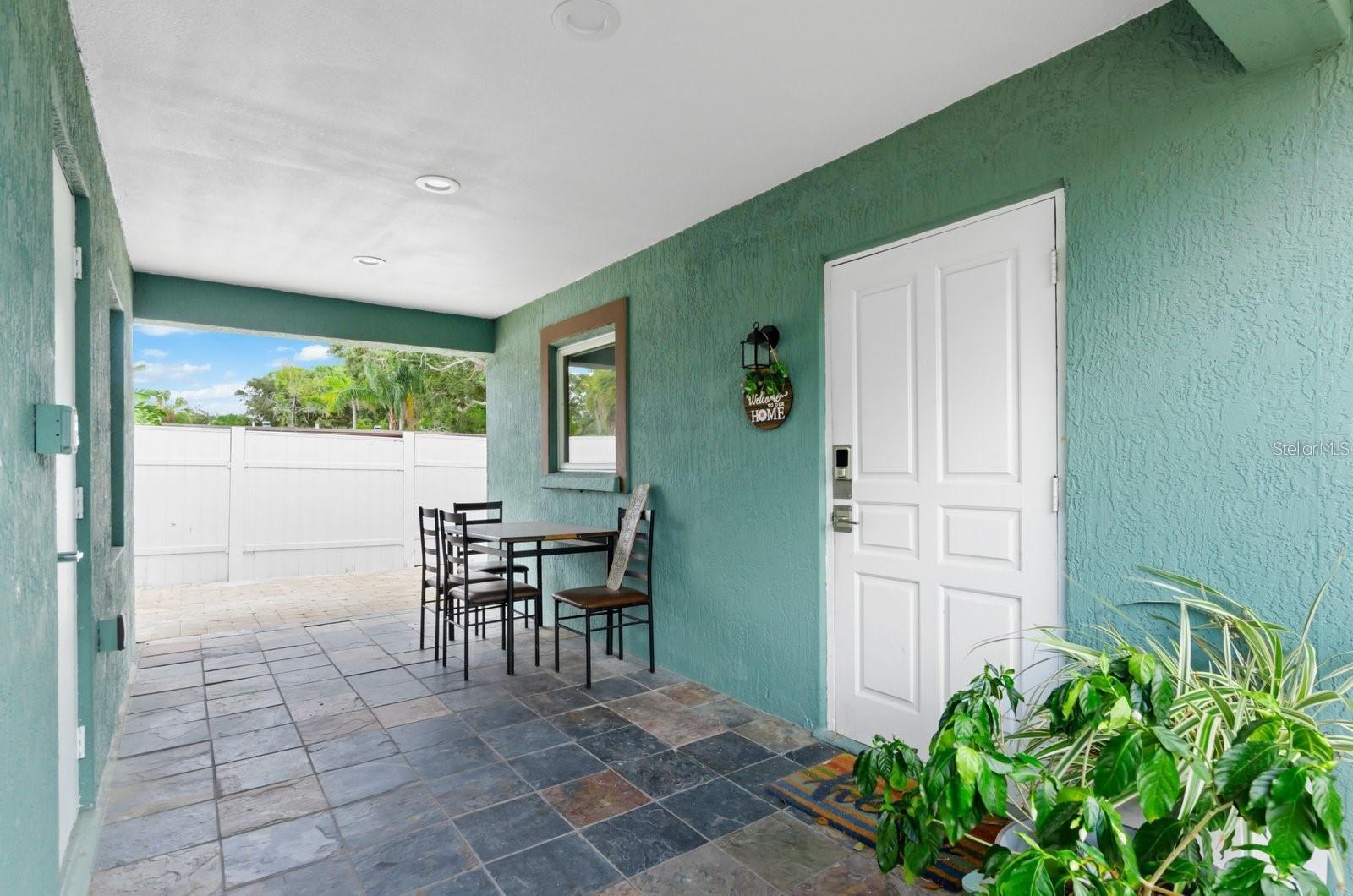 2598 Wood St Property Photo 6