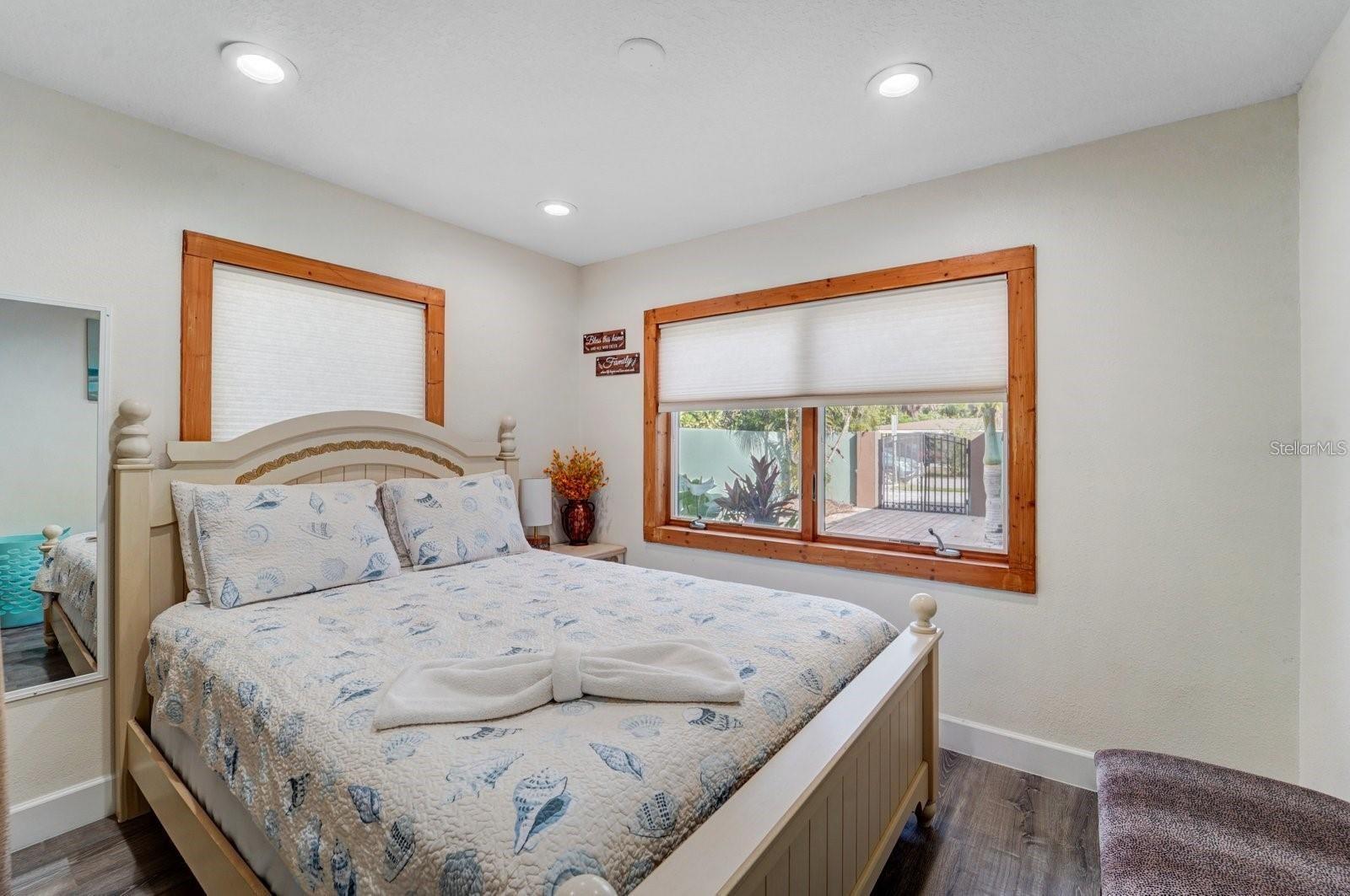 2598 Wood St Property Photo 7