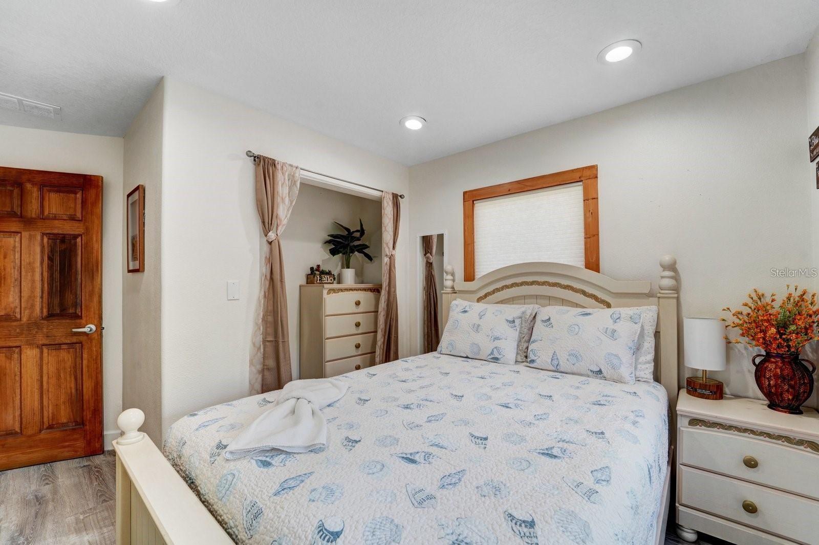 2598 Wood St Property Photo 8