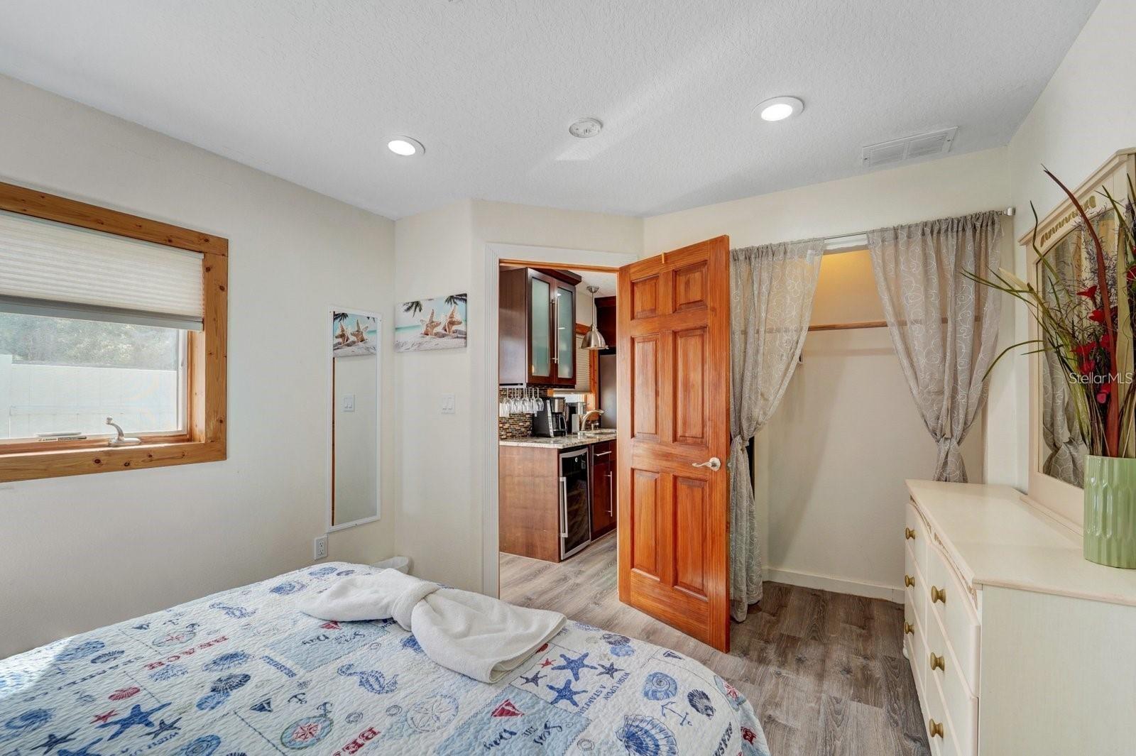 2598 Wood St Property Photo 12