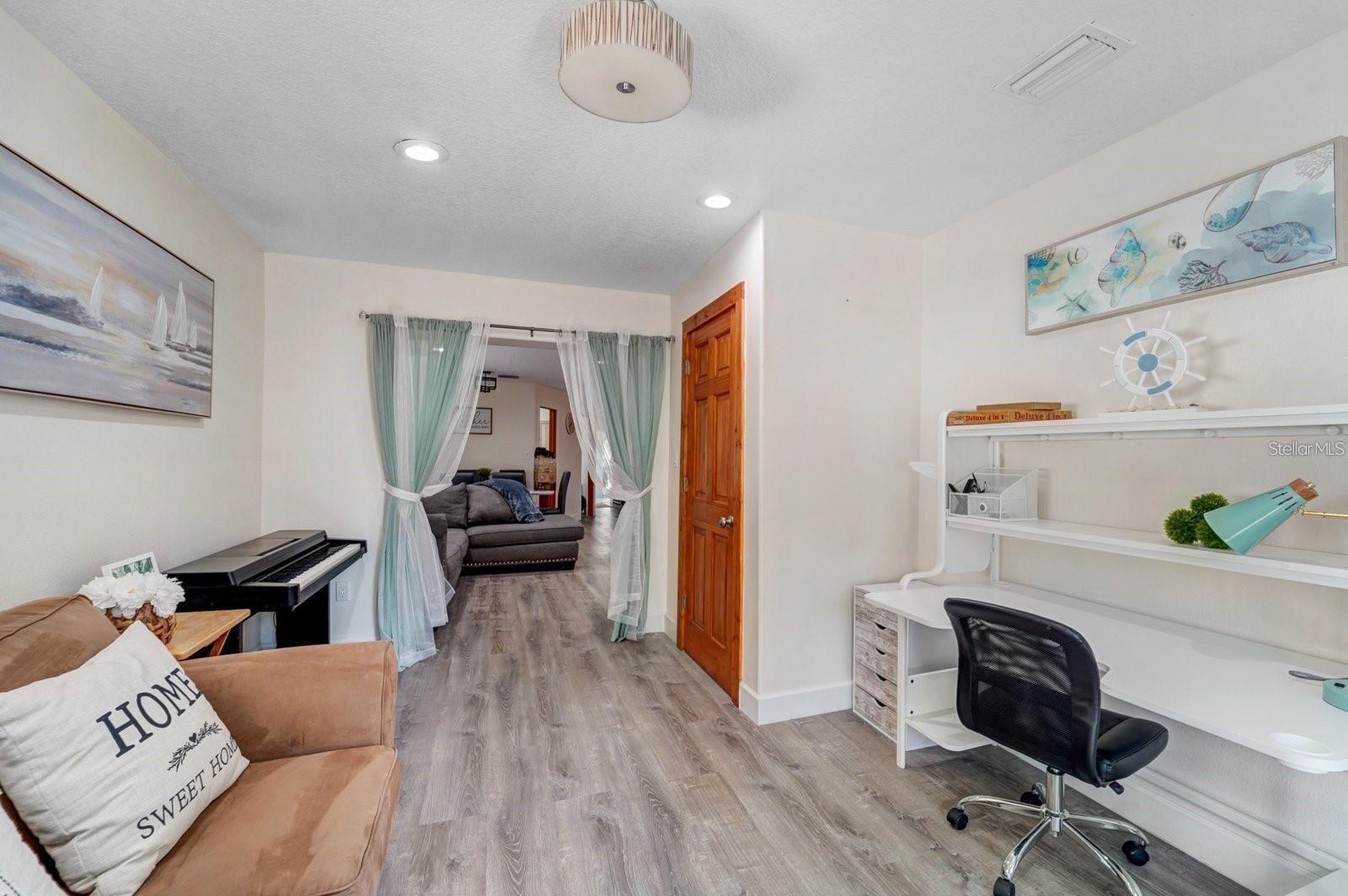 2598 Wood St Property Photo 17