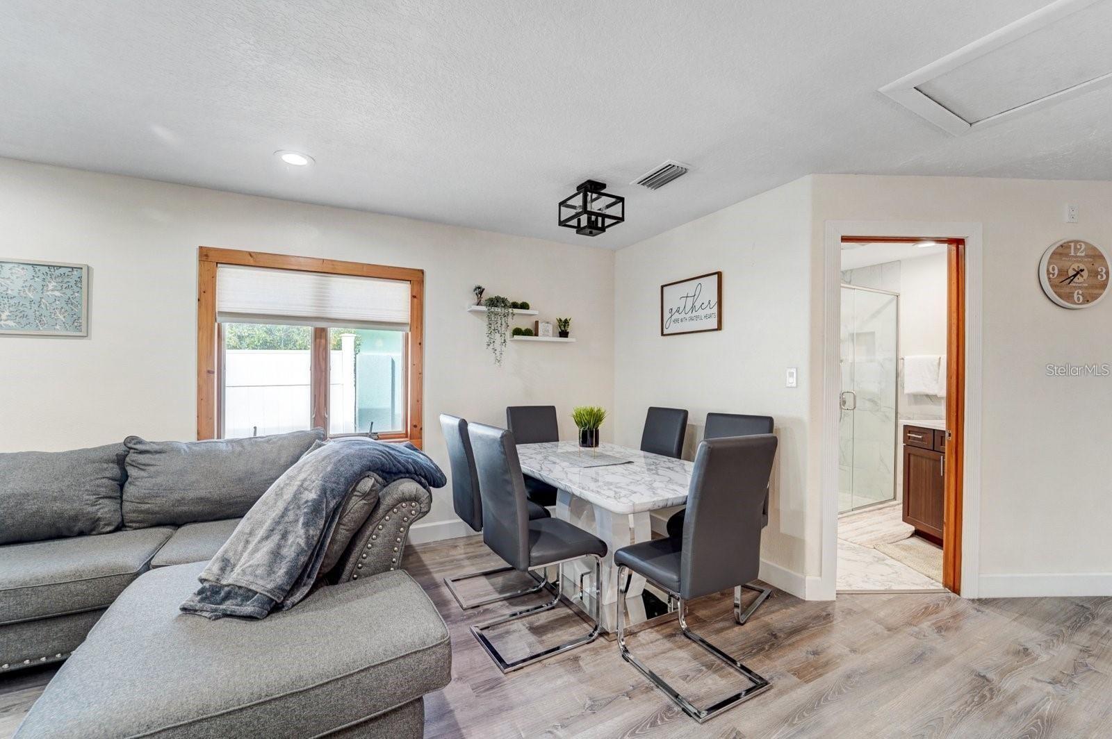 2598 Wood St Property Photo 18