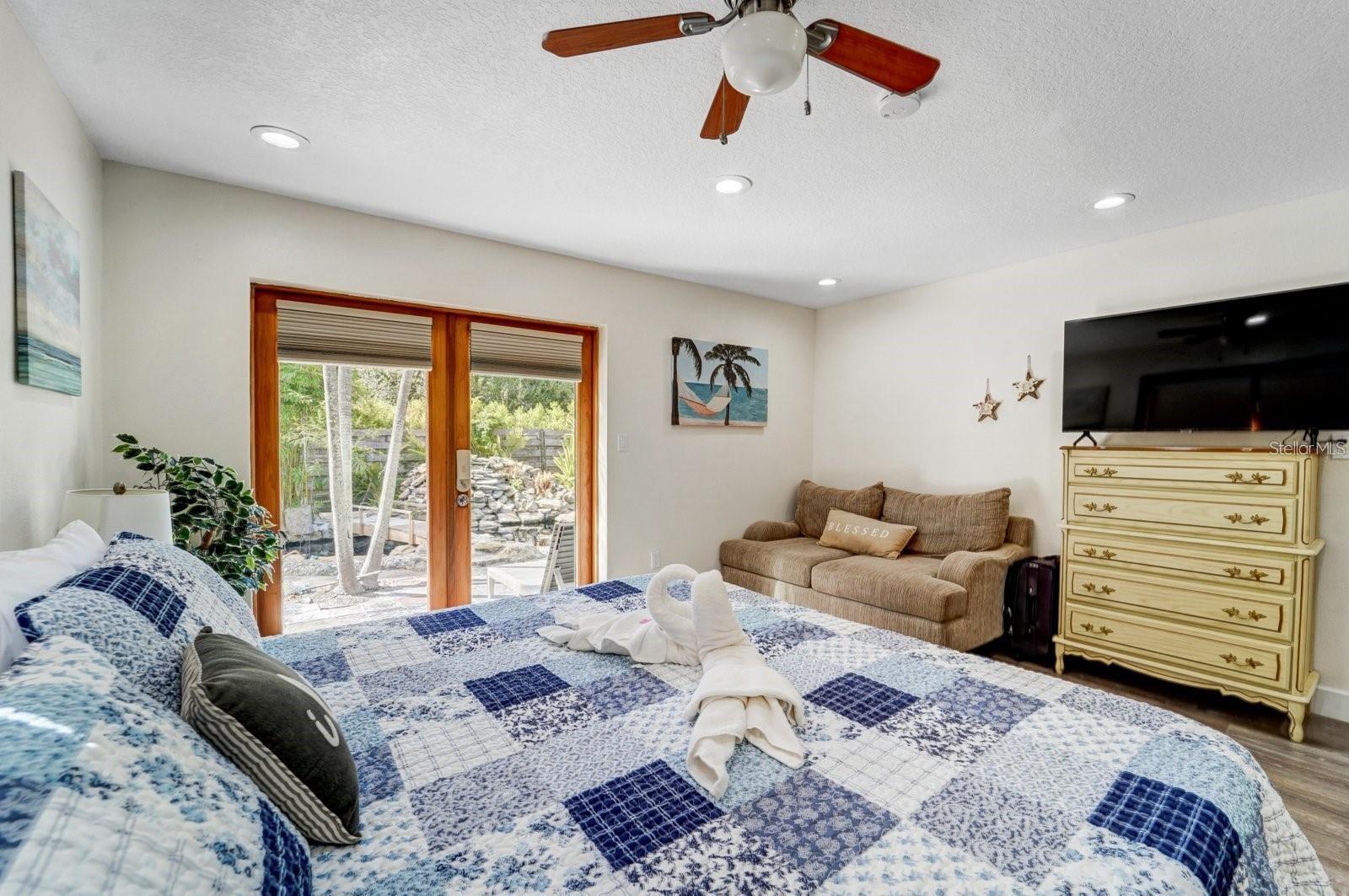 2598 Wood St Property Photo 28