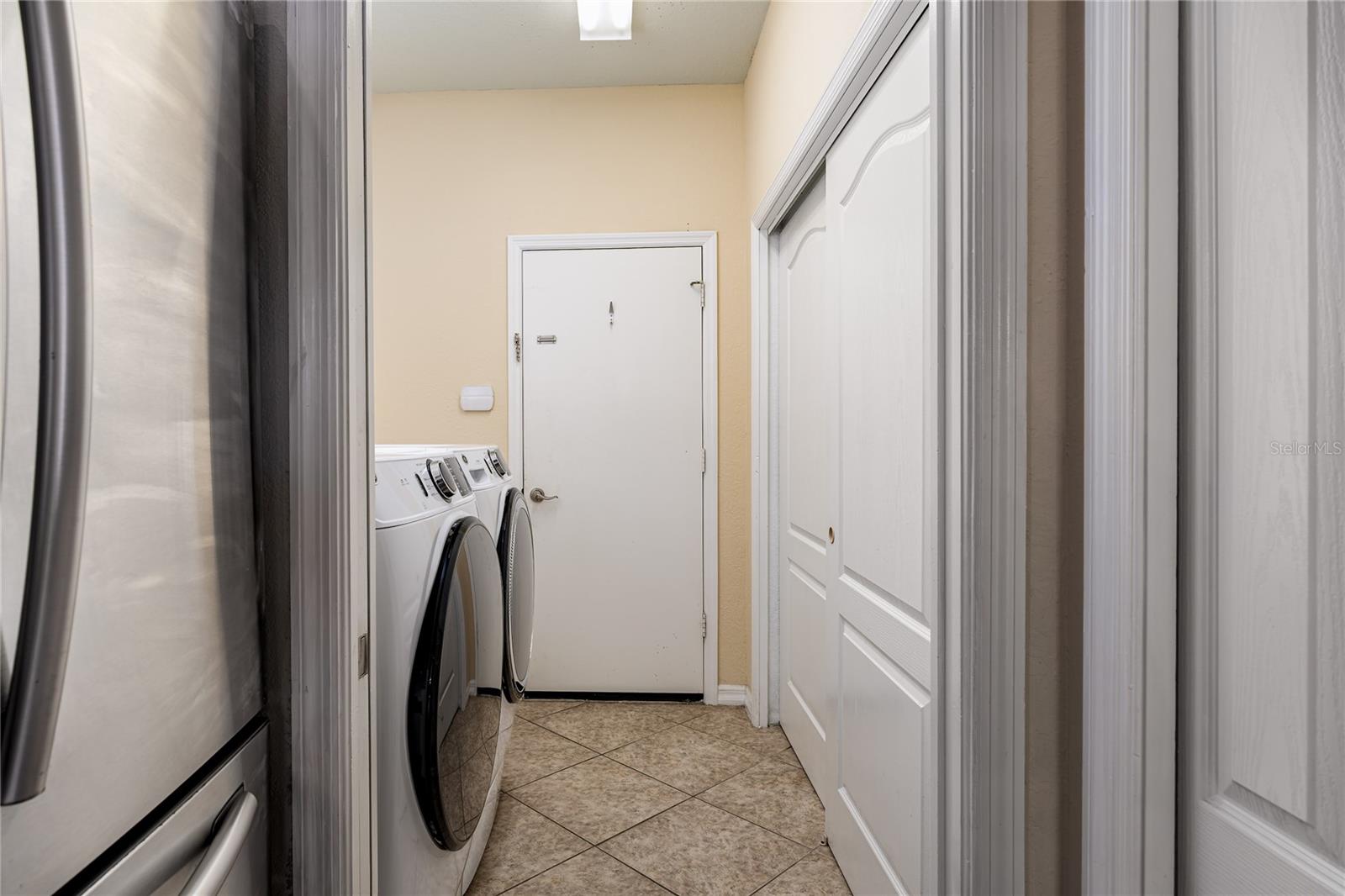 8910 Stone Harbour Loop Property Photo 10