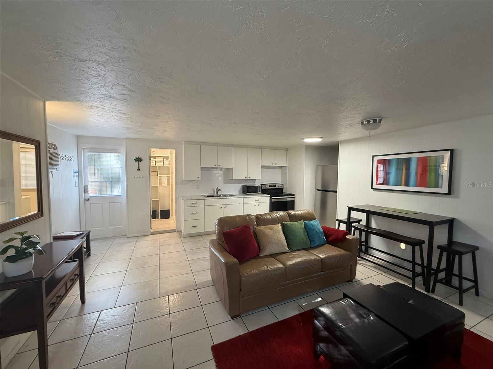 828 S Tuttle Ave #b Property Photo 6