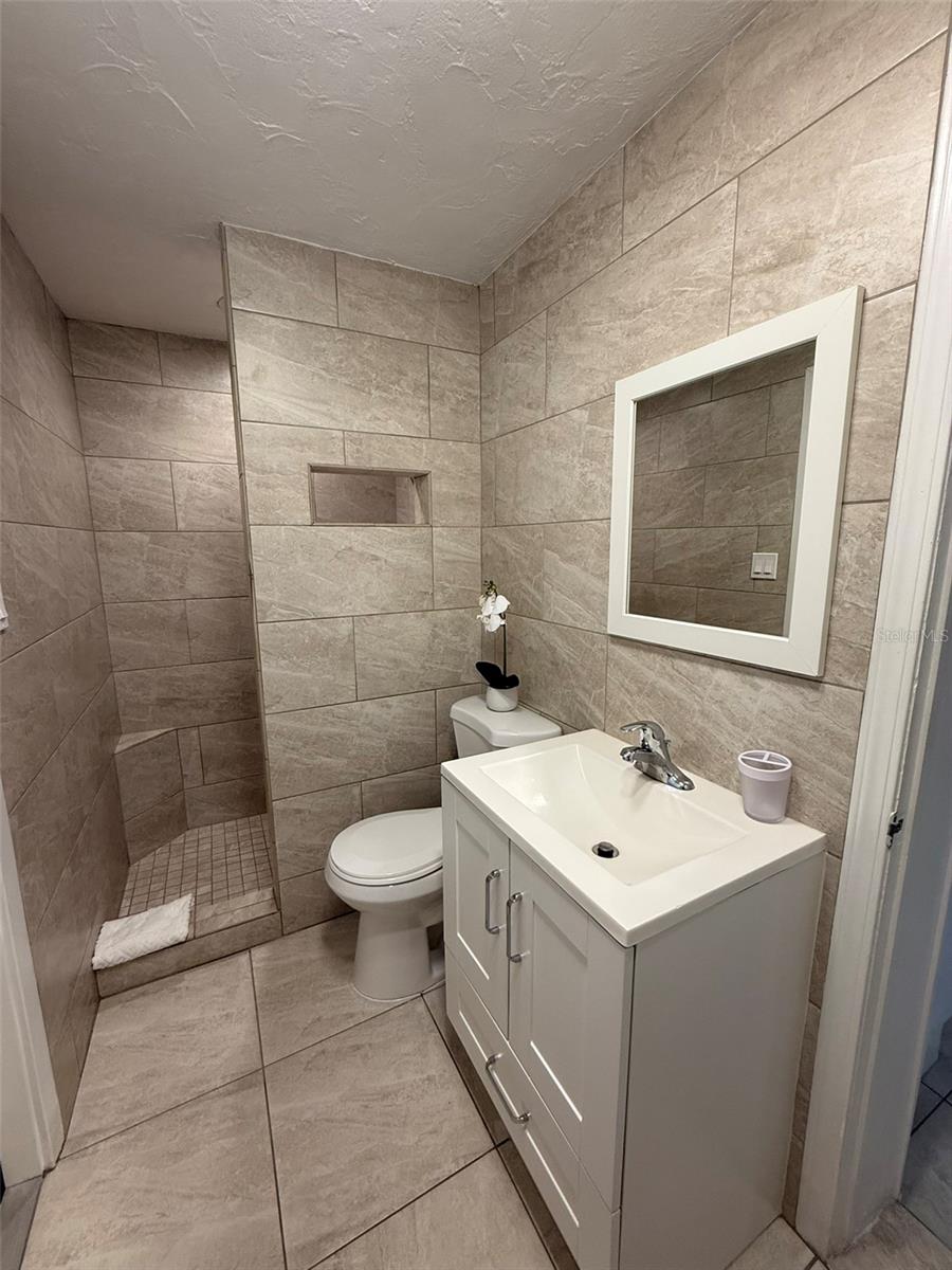828 S Tuttle Ave #b Property Photo 11
