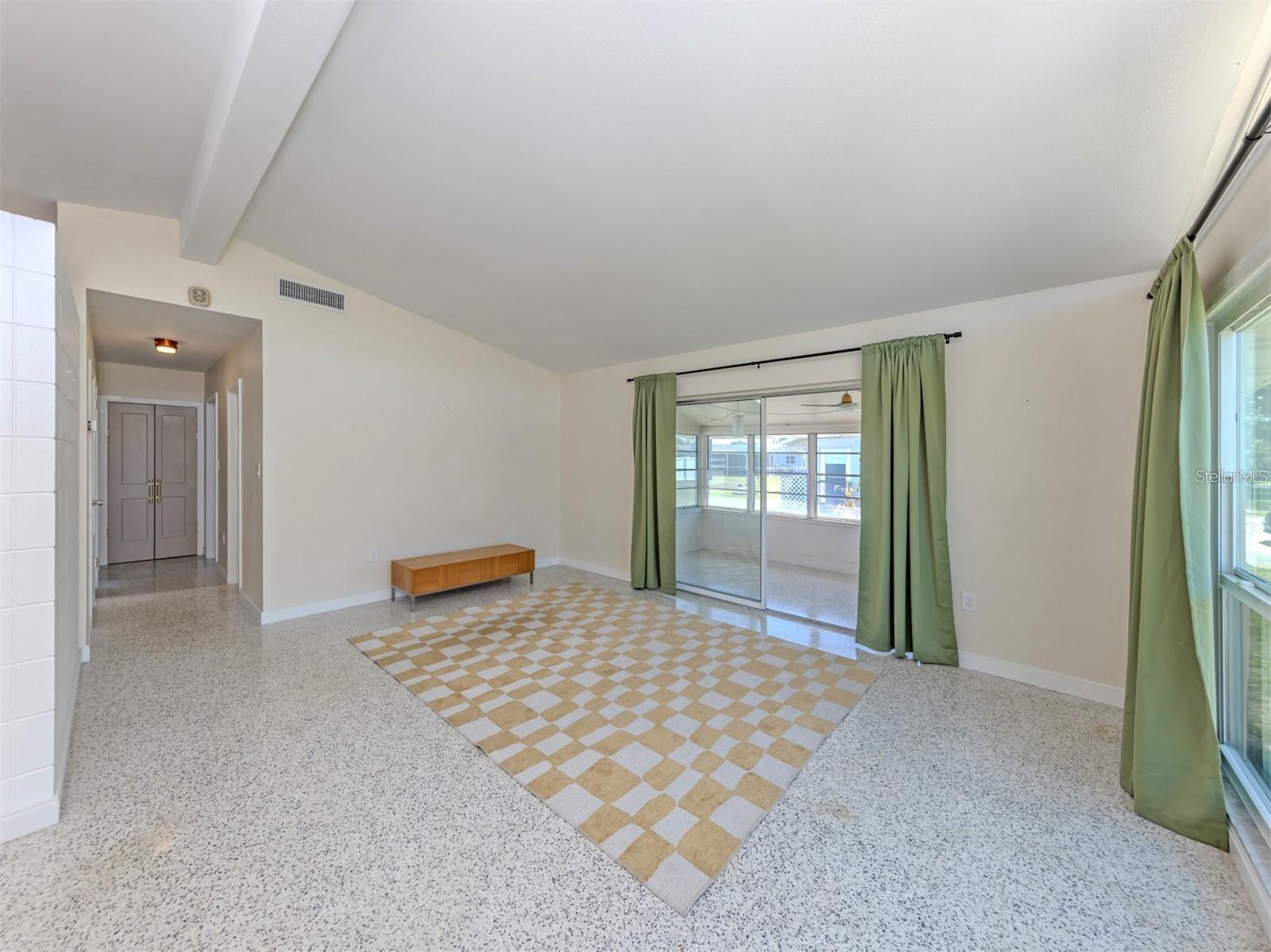 317 Hillview Rd Property Photo 8