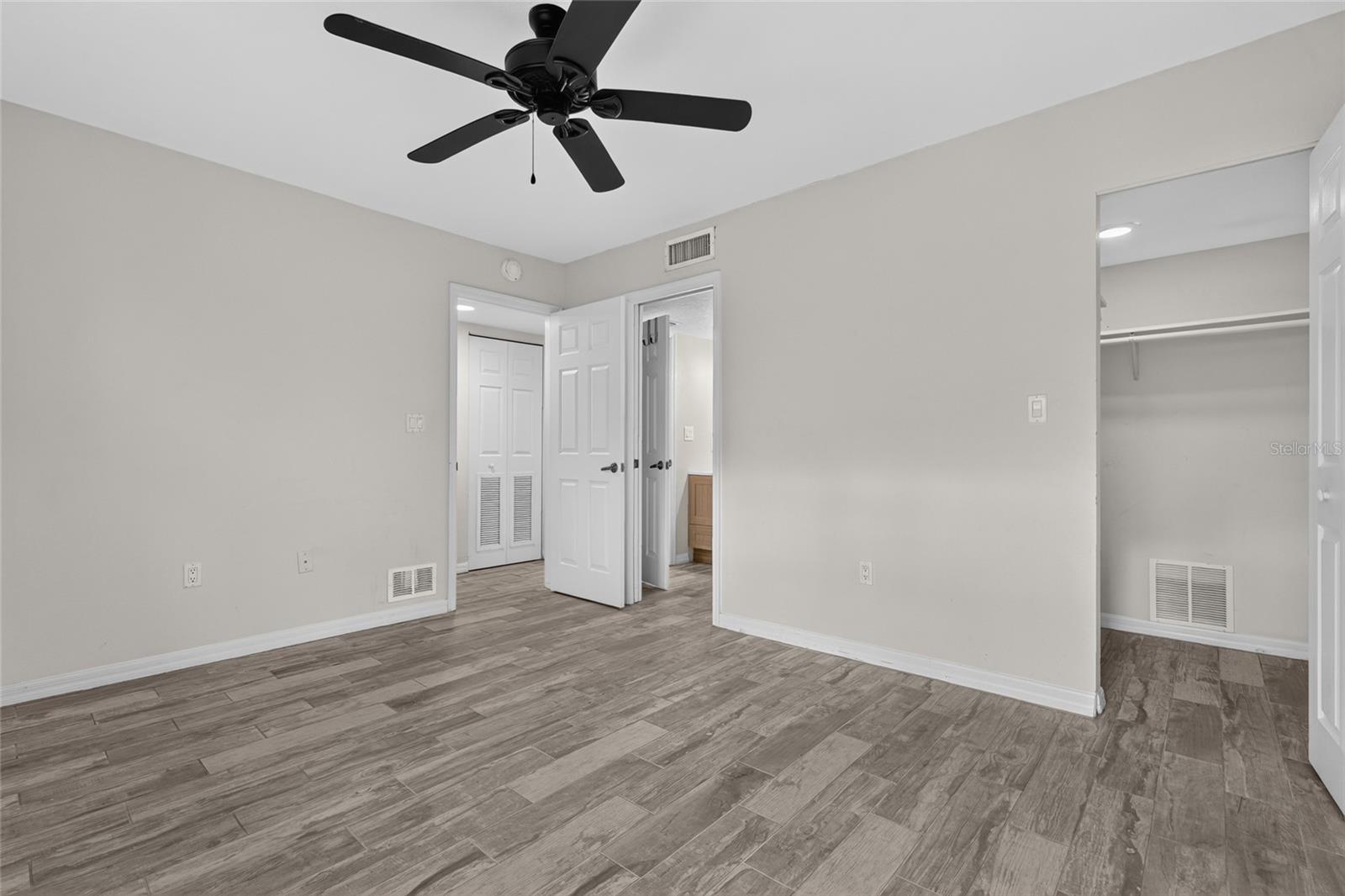 204 3rd St W #103 Property Photo 31