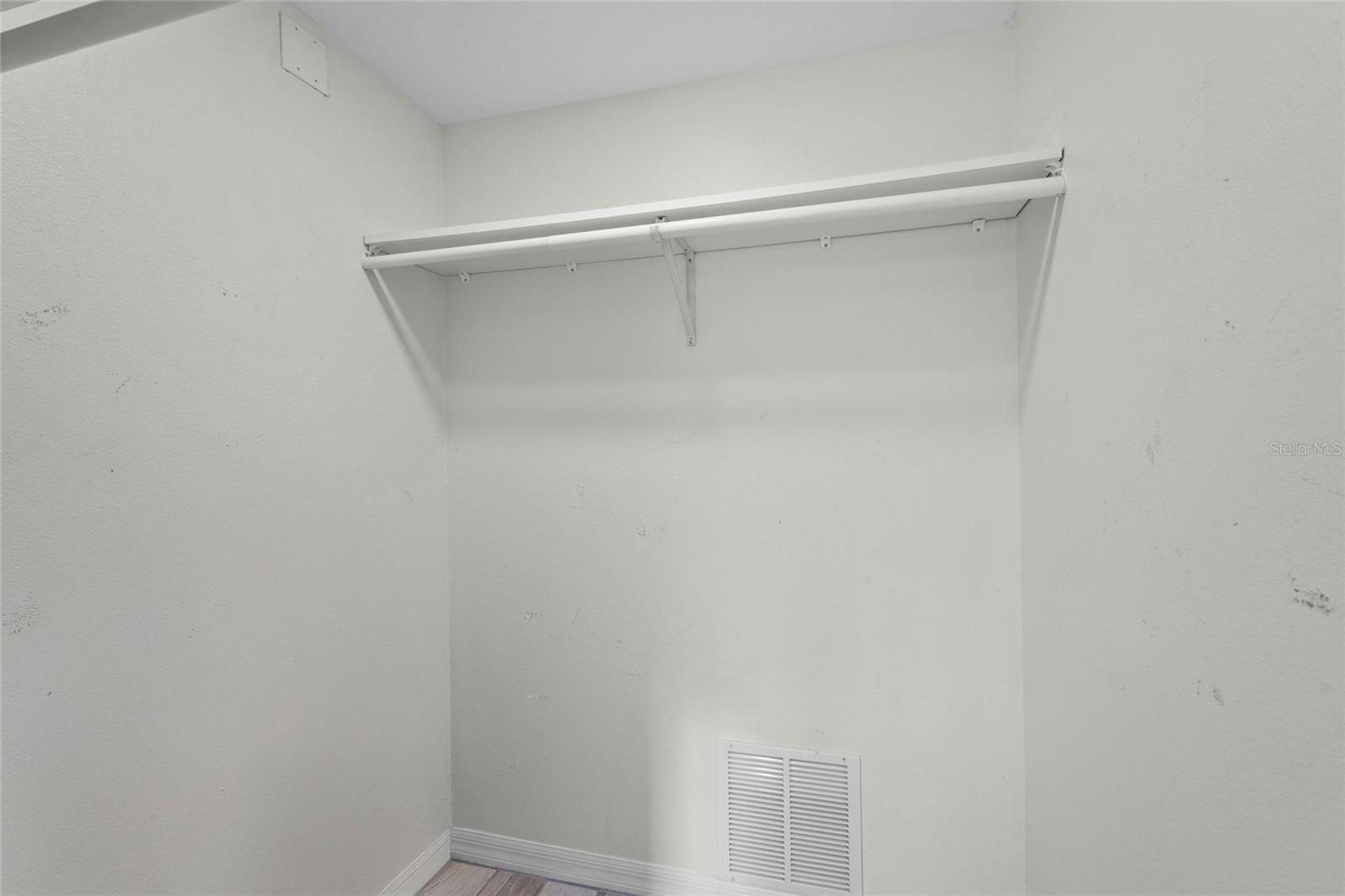 204 3rd St W #103 Property Photo 33