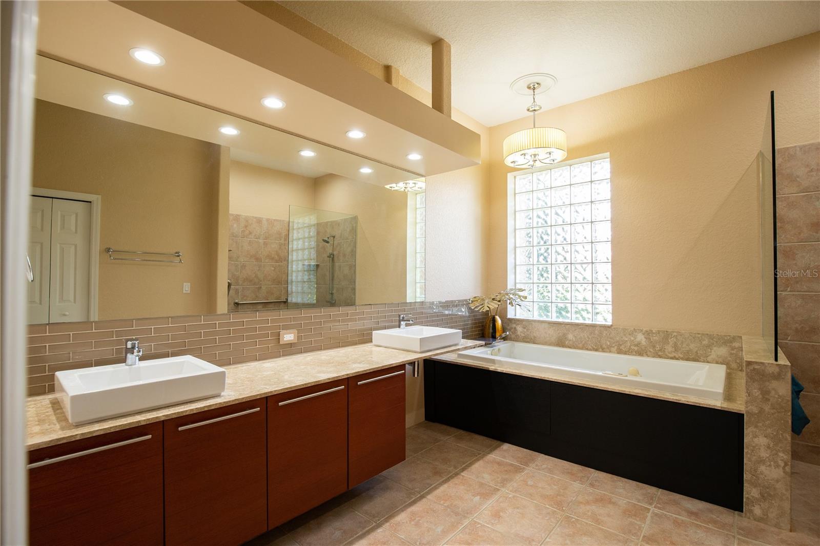 8437 Eagle Preserve Way Property Photo 37