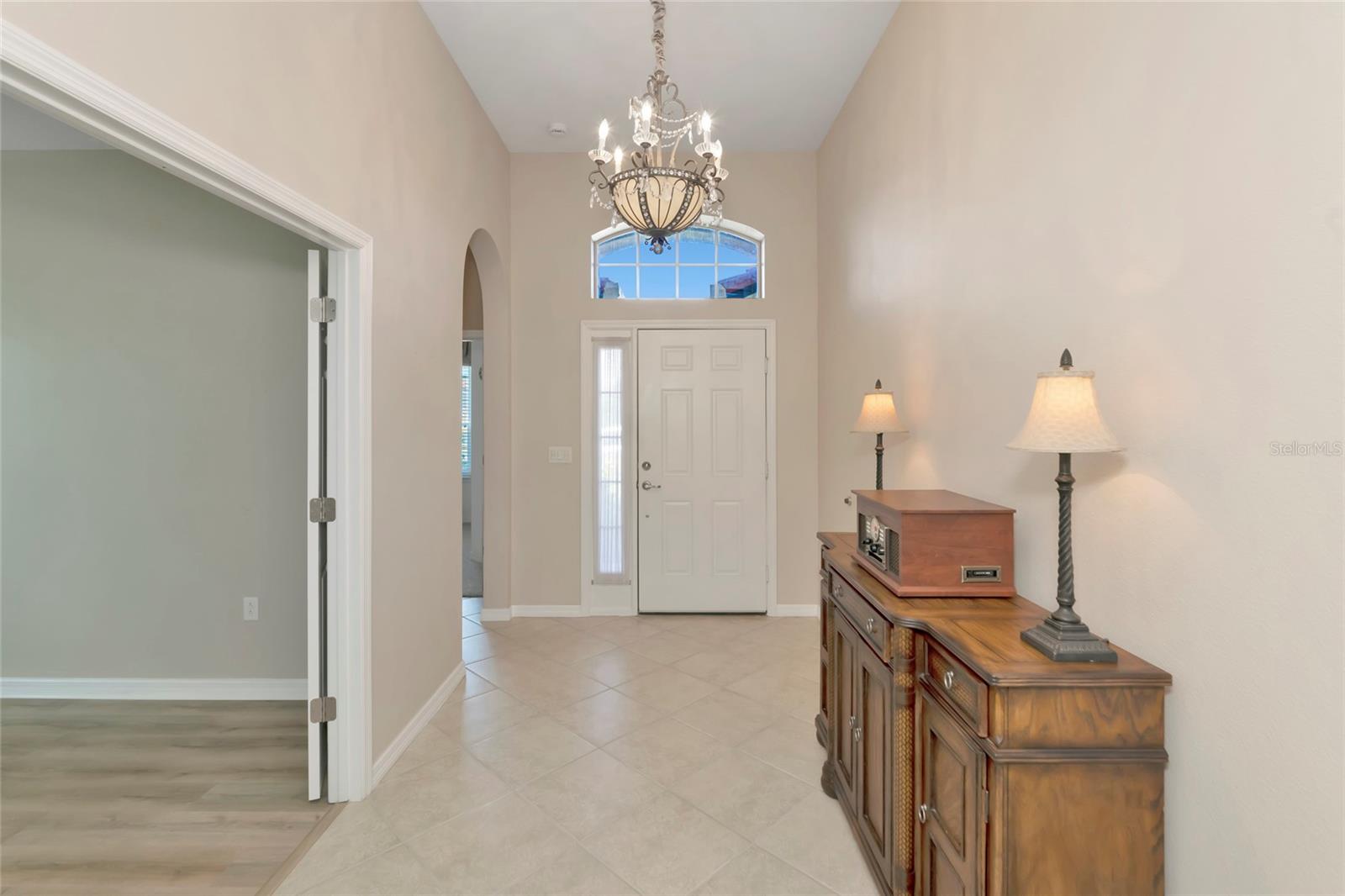 6816 46th Ter E Property Photo 2